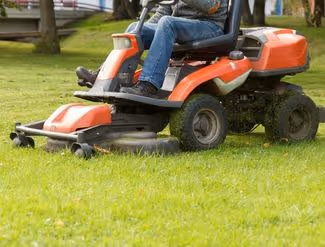 Quelles sont les pièces détachées à réparer sur mon tracteur tondeuse à gazon ?