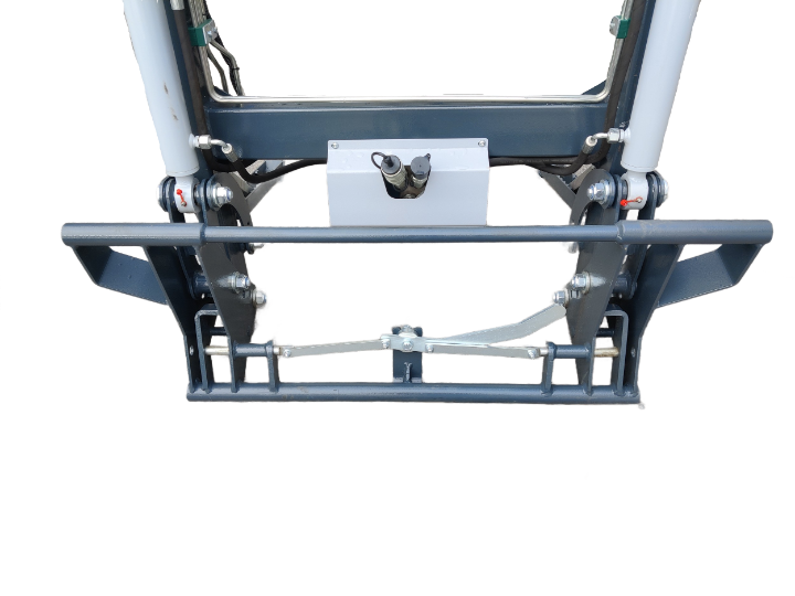 Chargeur frontal pour micro tracteur Sonarol LCSNR15 avec couplage