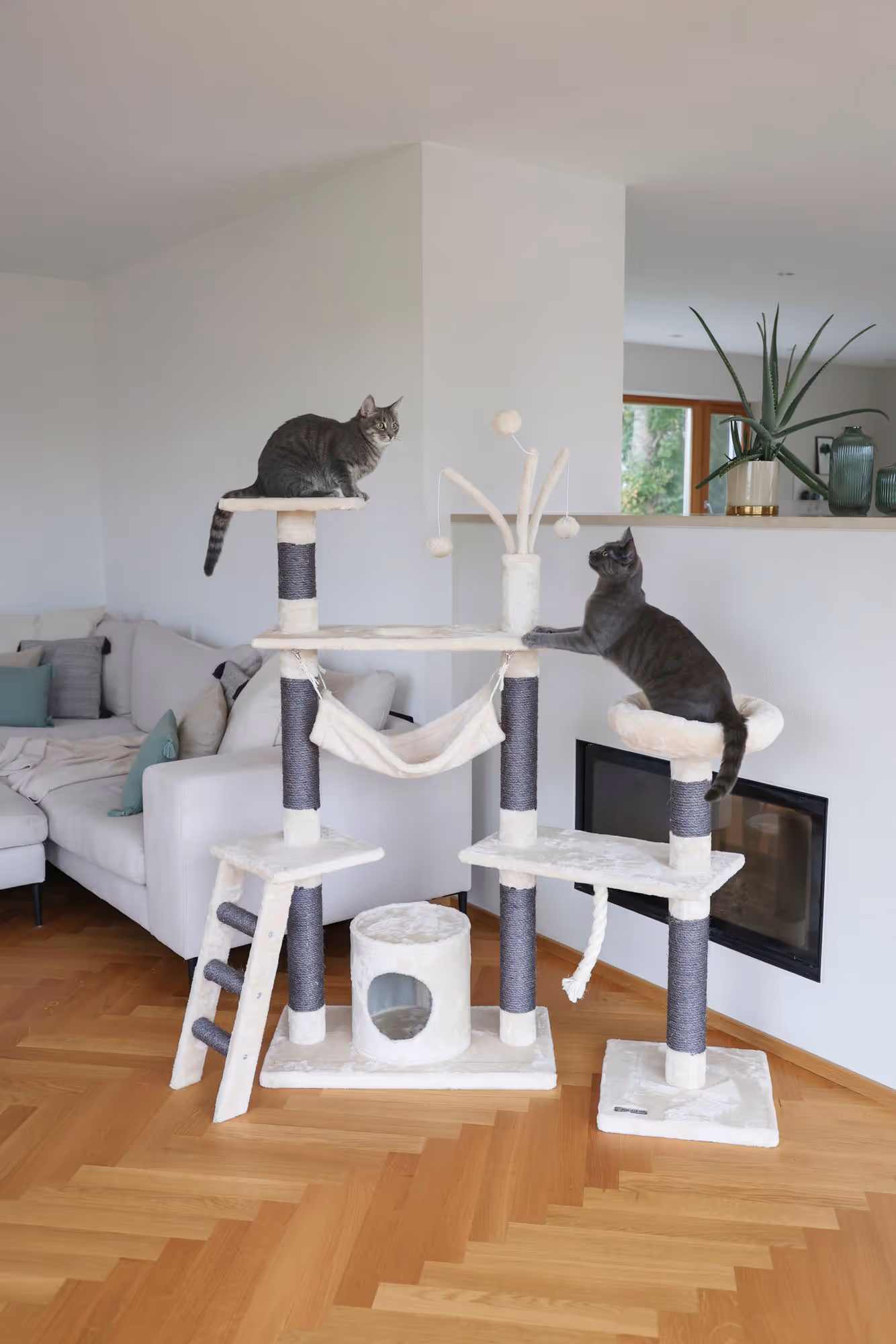 Arbre à chat Creativ Adventure beige/gris clair, 150cm
