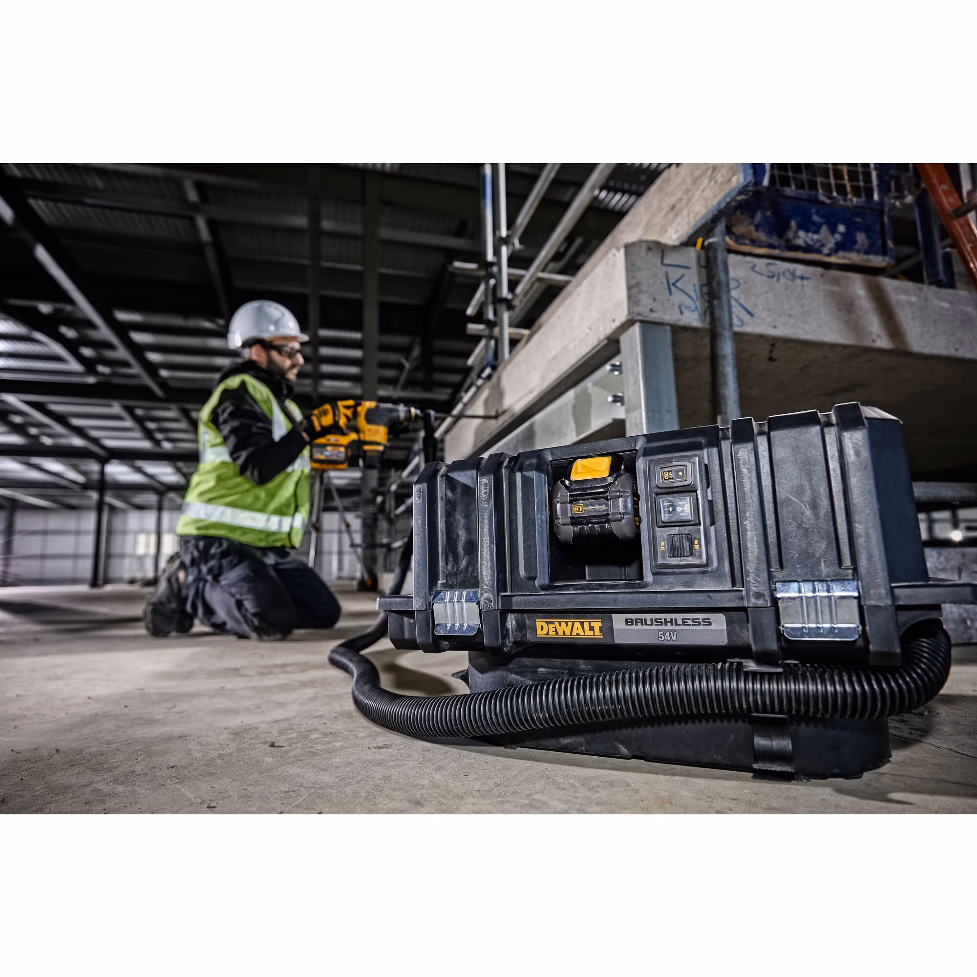 Aspirateur TSTAK XR FLEXVOLT 54V 2Ah Li-Ion Brushless eau et poussières - Classe M