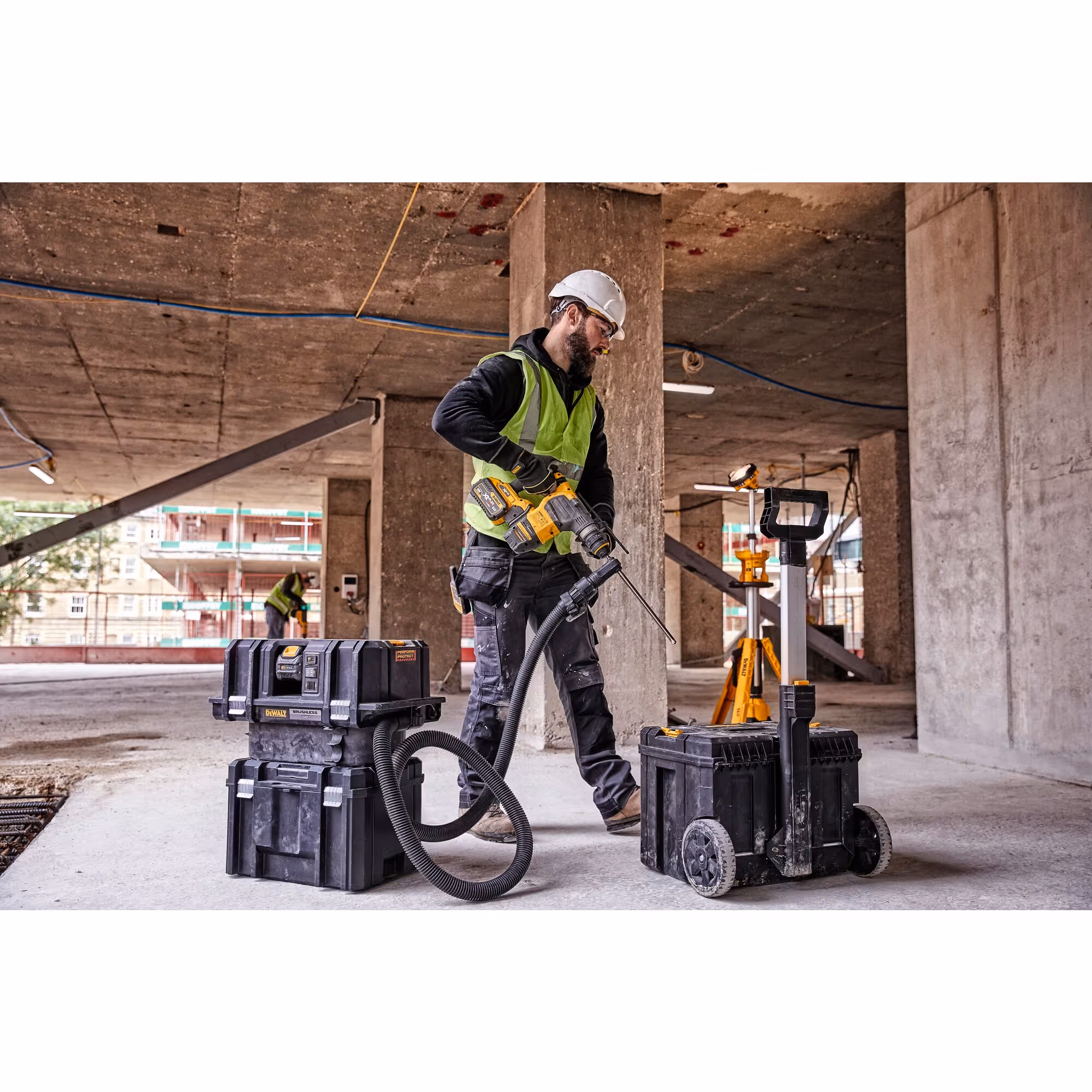Aspirateur TSTAK XR FLEXVOLT 54V 2Ah Li-Ion Brushless eau et poussières - Classe M