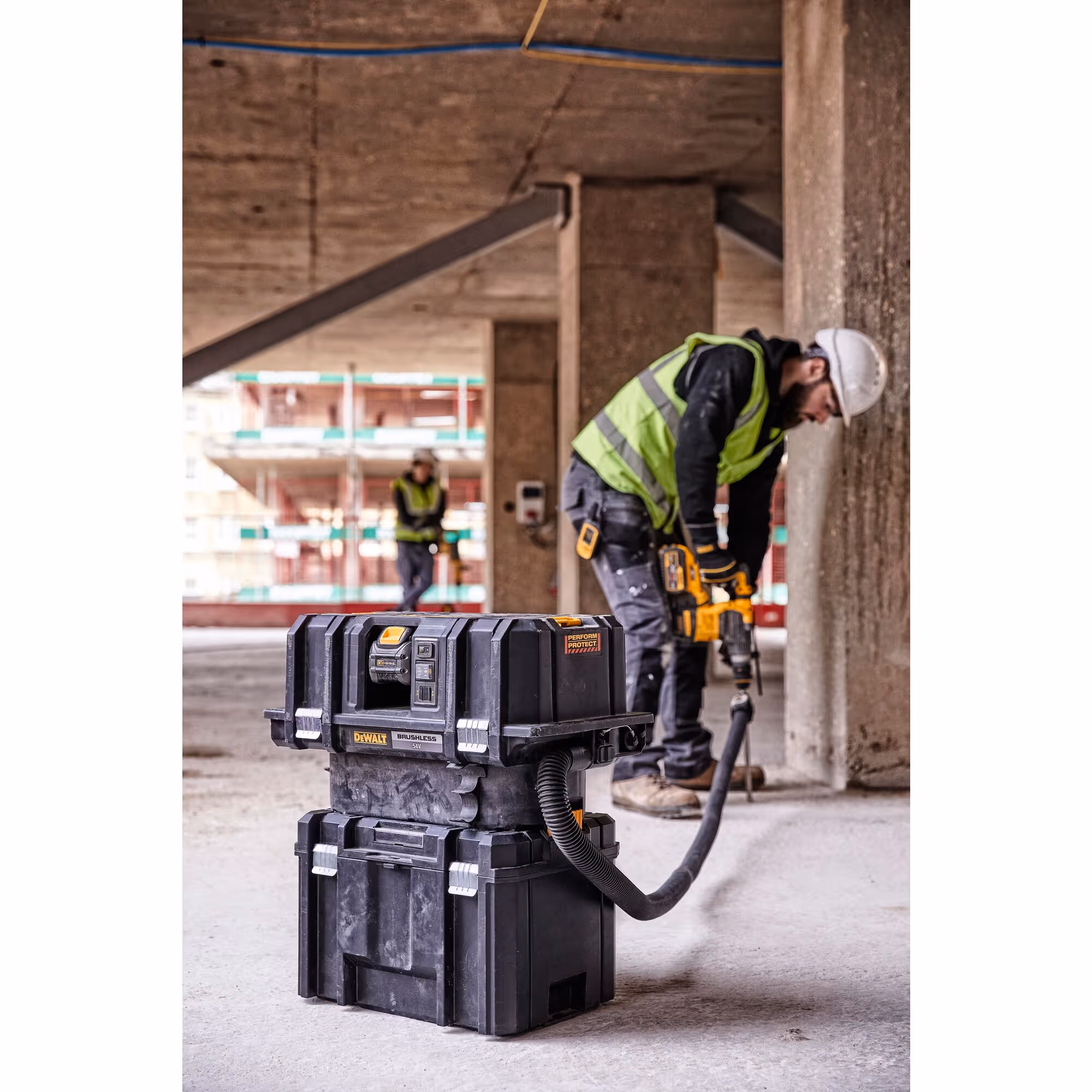 Aspirateur TSTAK XR FLEXVOLT 54V 2Ah Li-Ion Brushless eau et poussières - Classe M