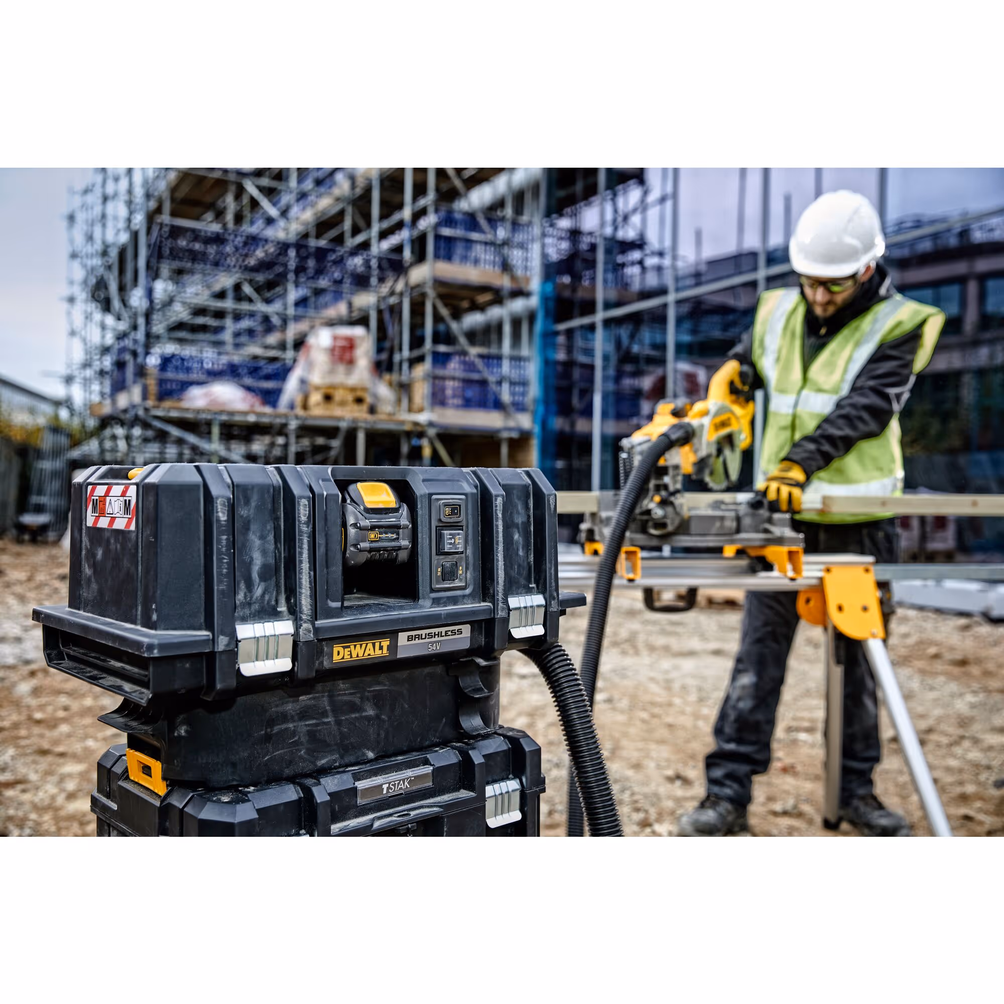 Aspirateur TSTAK XR FLEXVOLT 54V 2Ah Li-Ion Brushless eau et poussières - Classe M