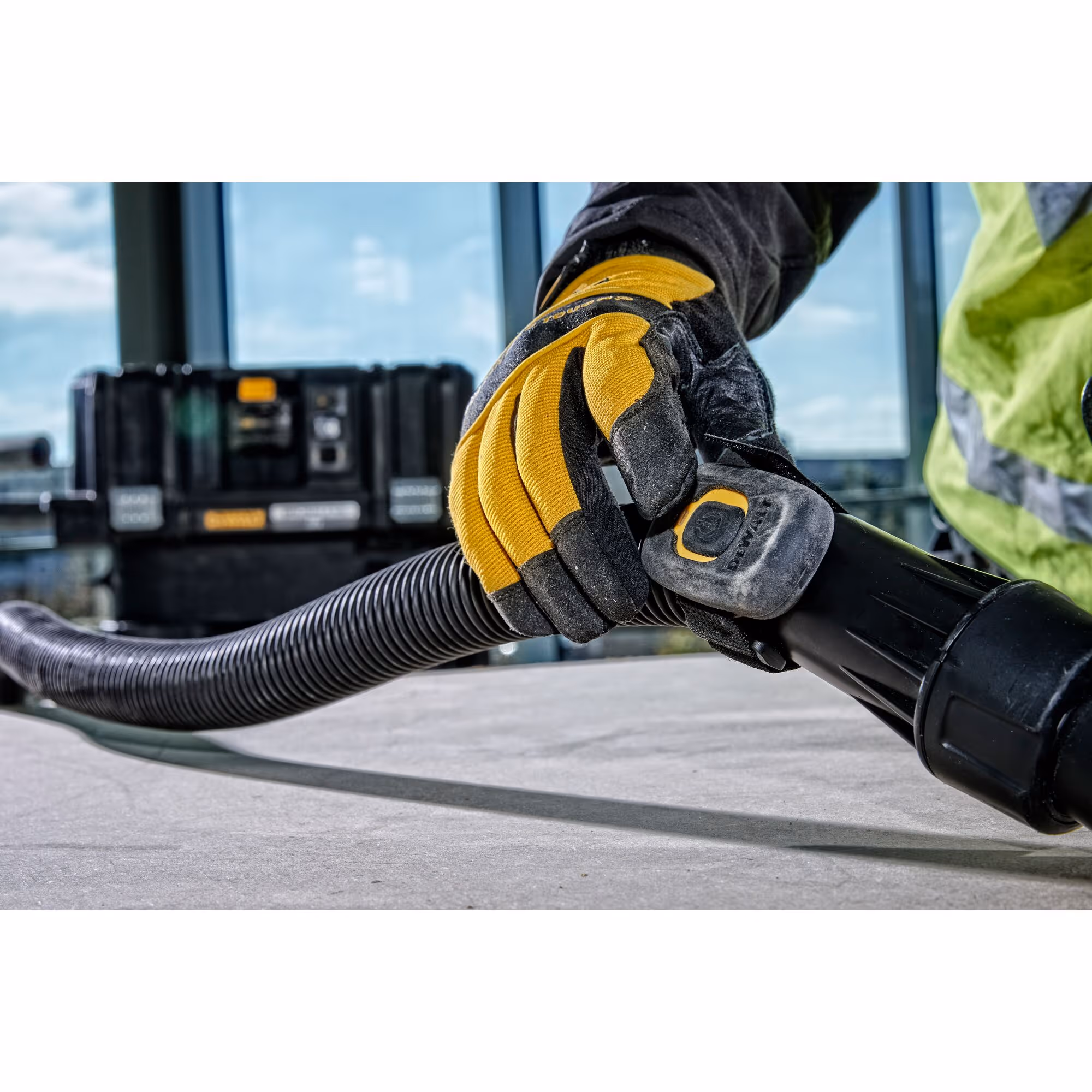 Aspirateur TSTAK XR FLEXVOLT 54V 2Ah Li-Ion Brushless eau et poussières - Classe M