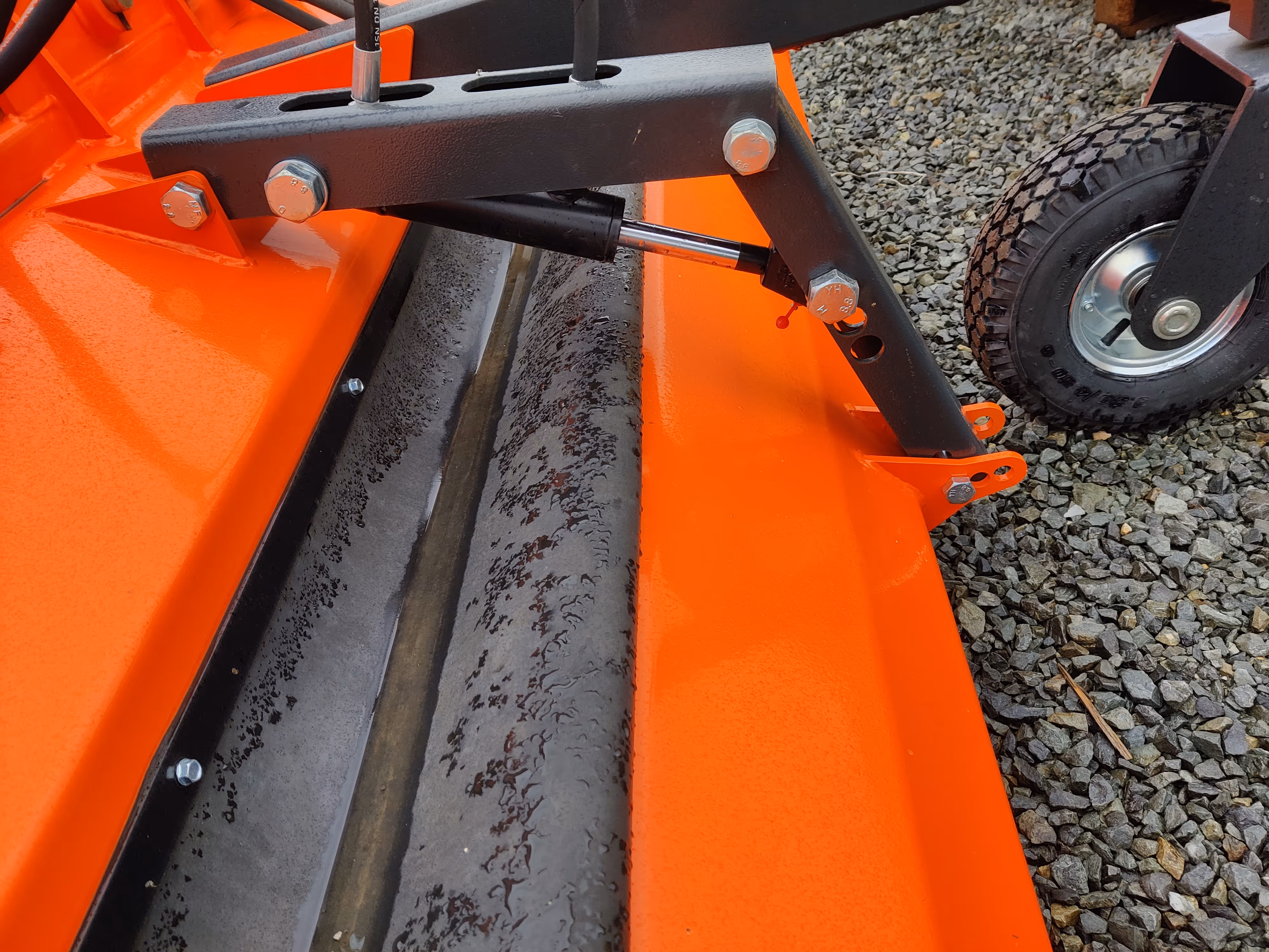 Balayeuse usage TP Metal-Technik 2000 BOBCAT