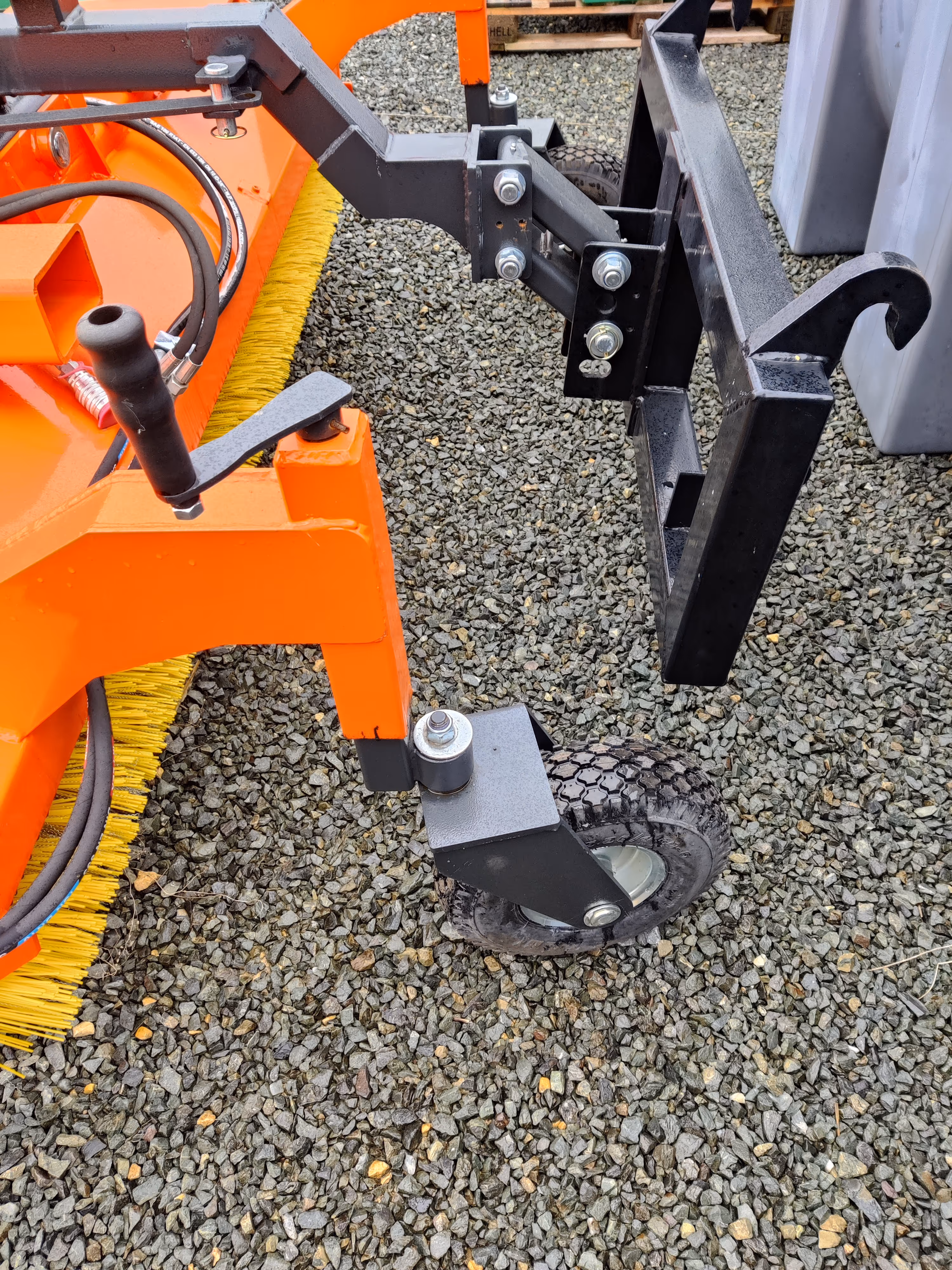 Balayeuse usage TP Metal-Technik 2000 MANITOU