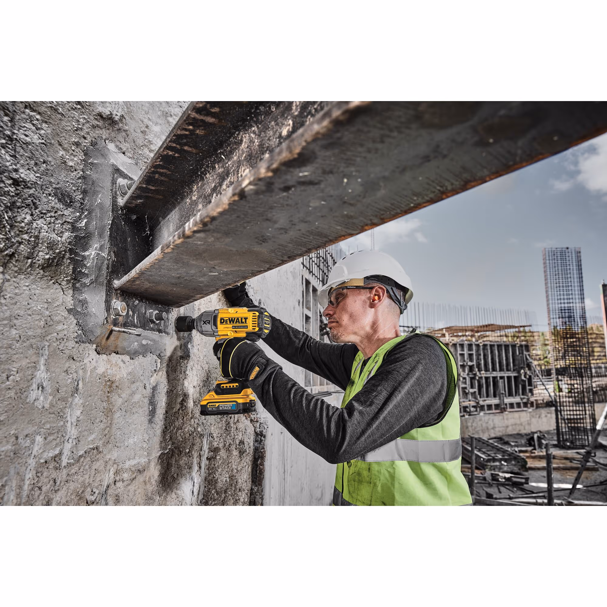 Boulonneuse ½ XR 18V 5Ah Li-Ion Brushless 1396 Nm Jonc de sécurité - POWERSTACK