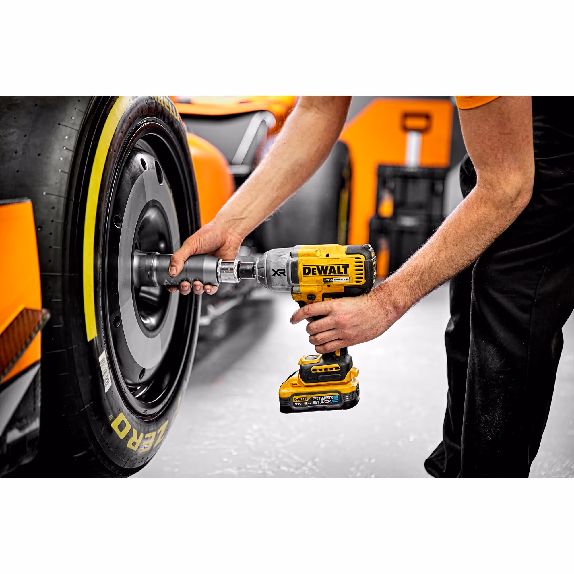 Boulonneuse ½ XR 18V 5Ah Li-Ion Brushless 1396 Nm Jonc de sécurité - POWERSTACK