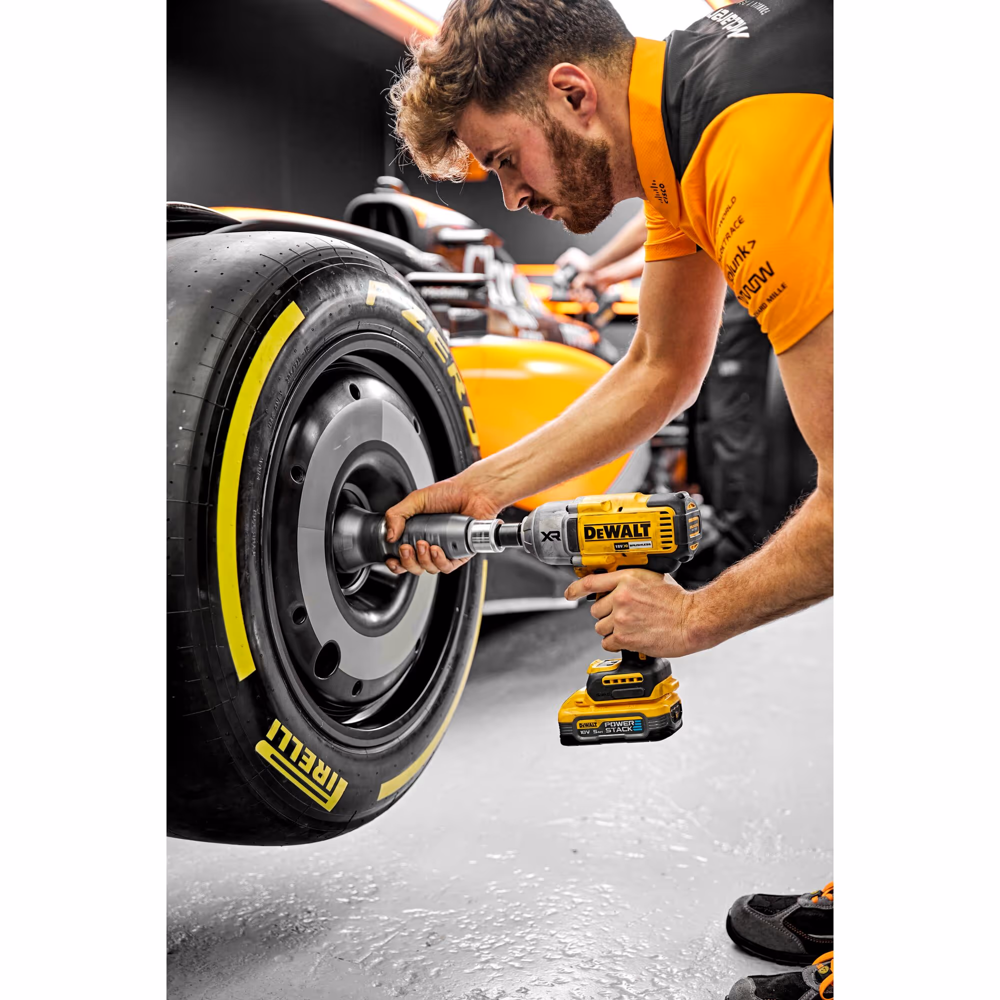 Boulonneuse ½ XR 18V 5Ah Li-Ion Brushless 1396 Nm Jonc de sécurité - POWERSTACK