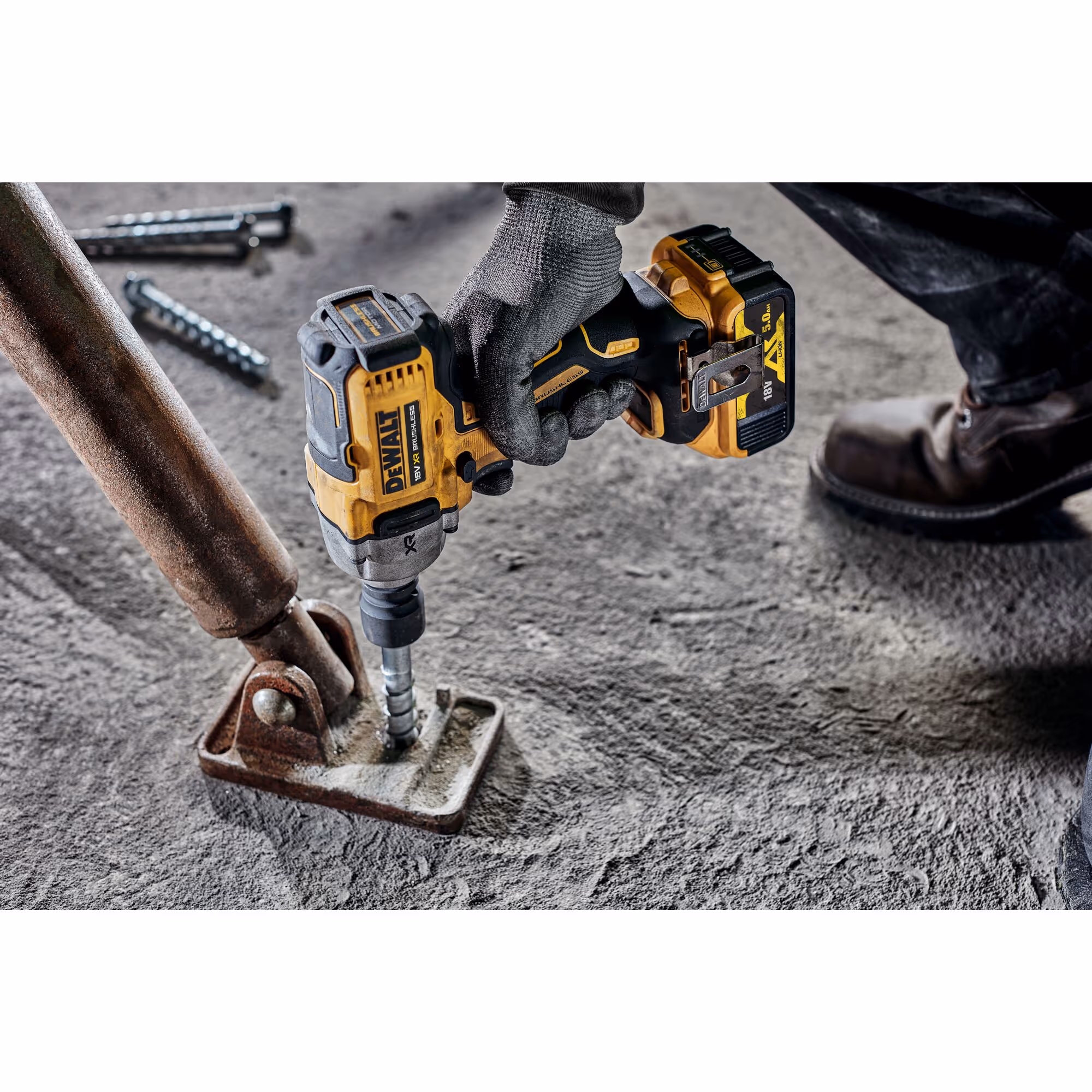 Boulonneuse à chocs 1/2'' XR 18V 5Ah Li-Ion Brushless 812 Nm