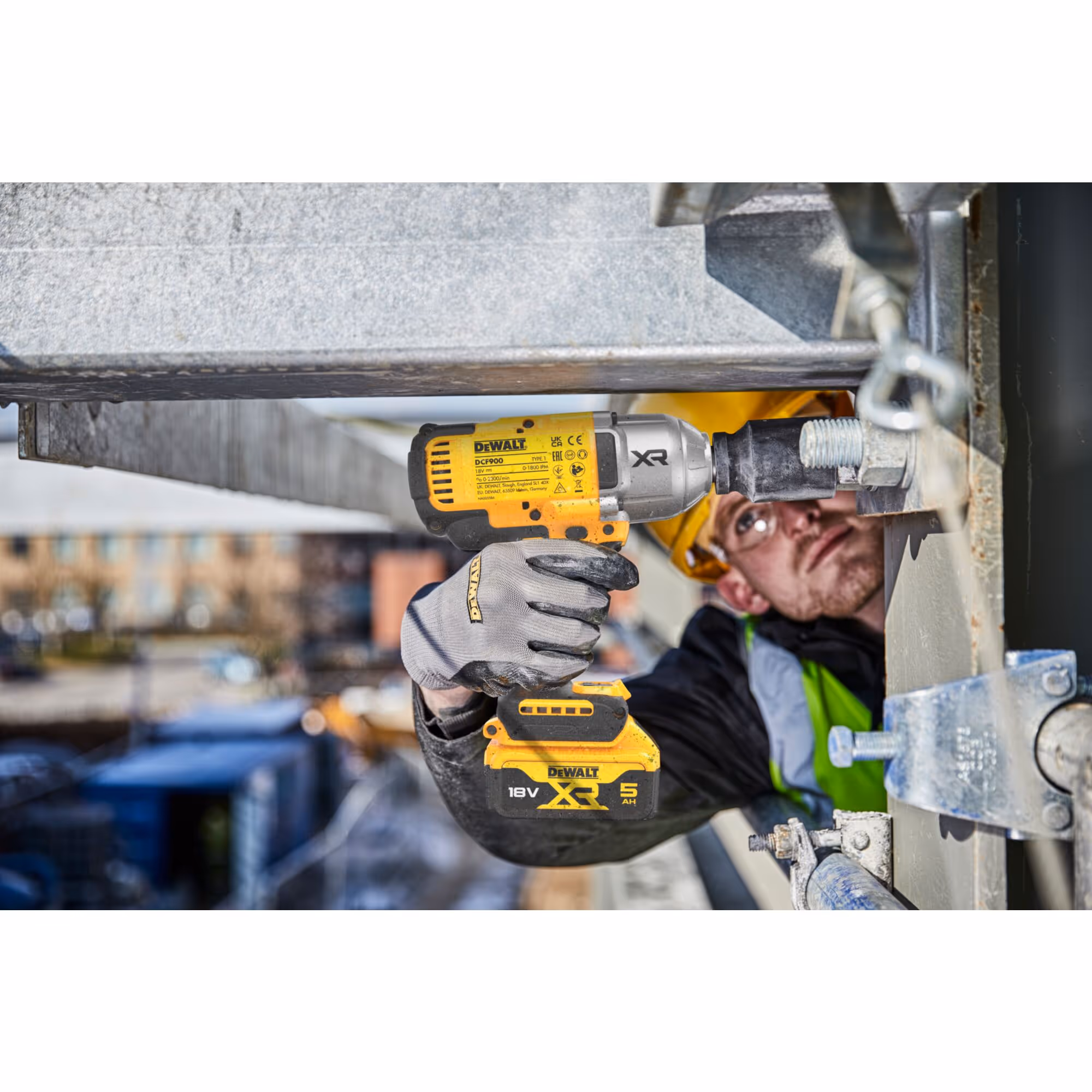 Boulonneuse ½” XR 18V 5Ah Li-Ion Brushless 1396 Nm avec baterrie et chargeur