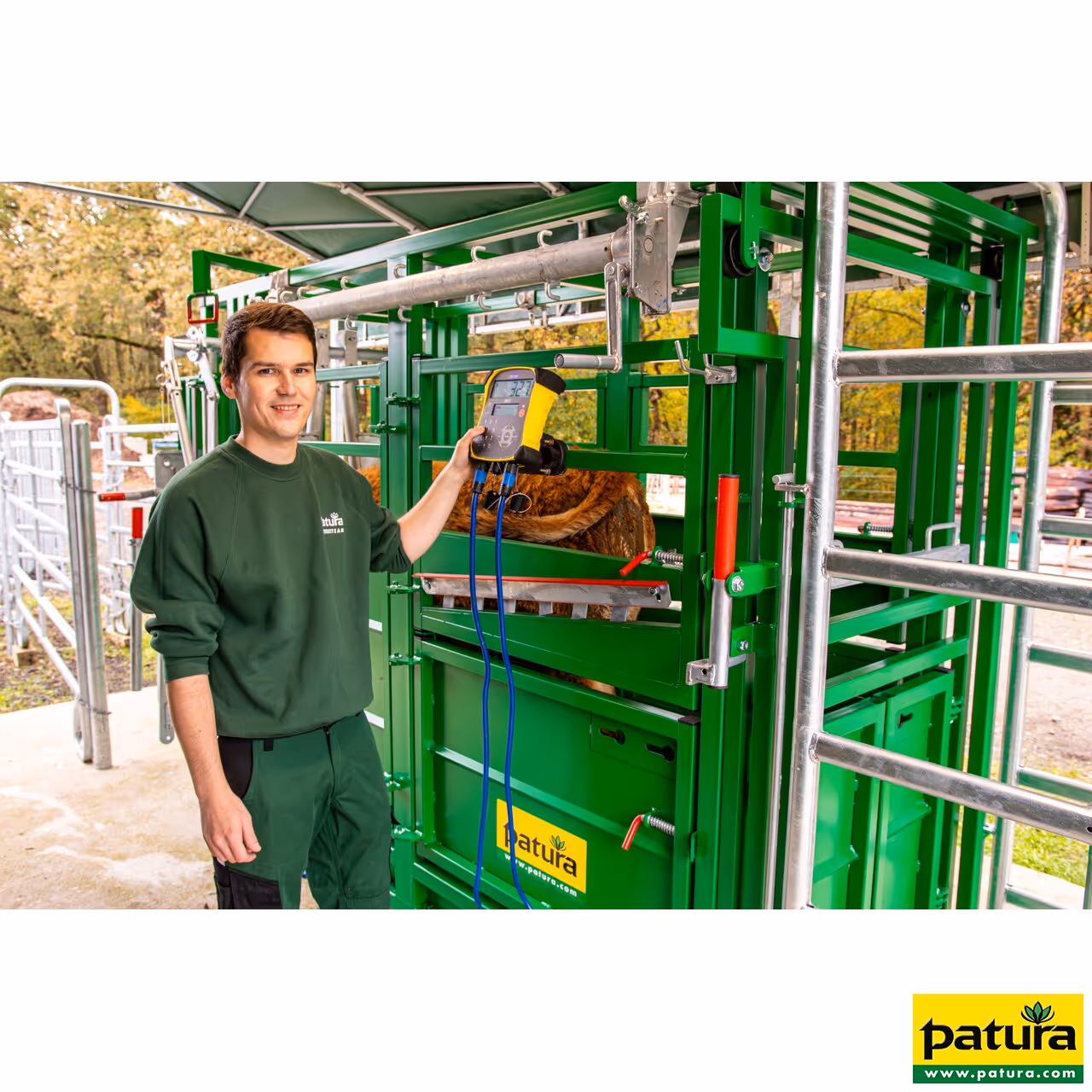 Cage de contention A 6000 avec porte arrière coulissante, porte de contention avec serrage en continu