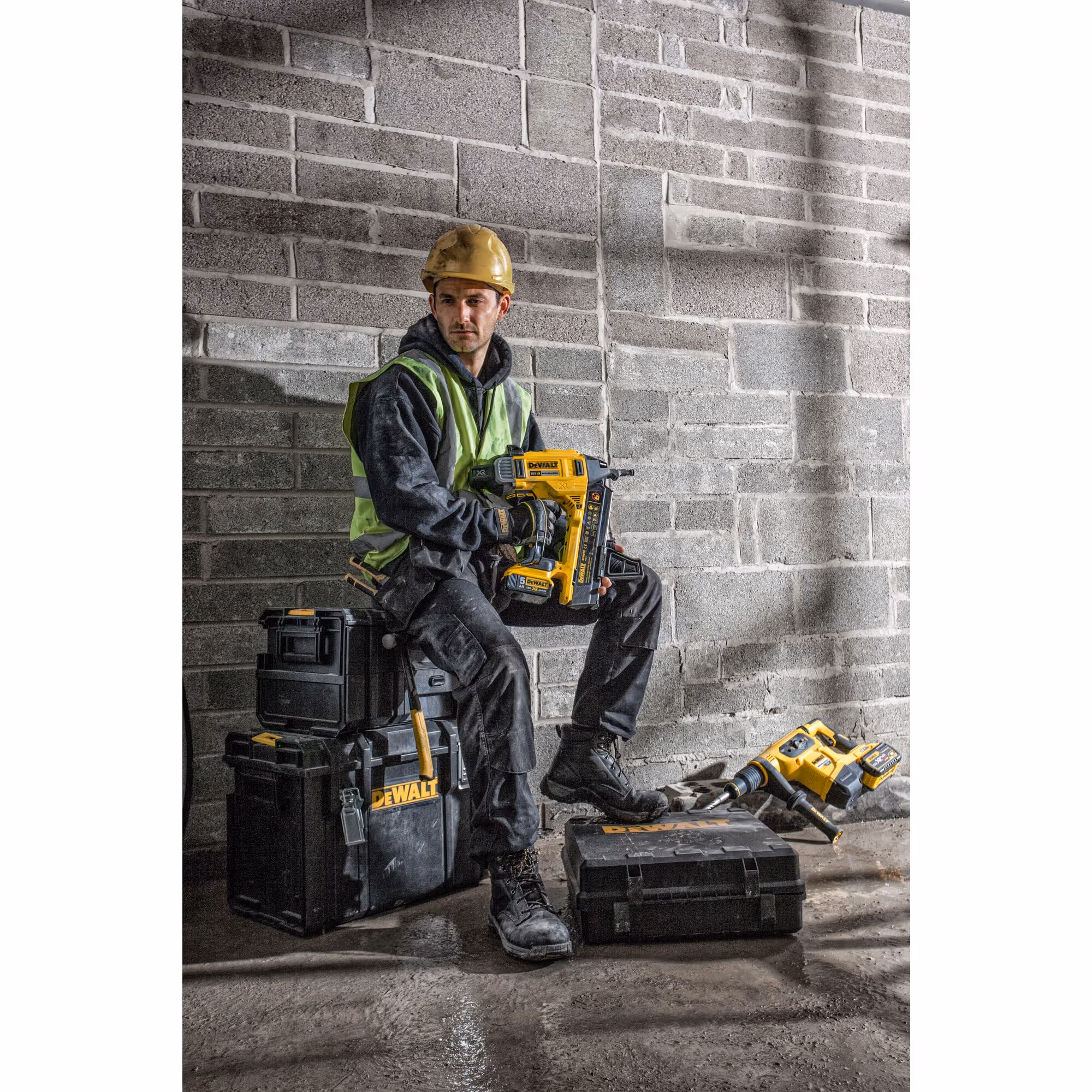 Cloueur béton et acier XR 18V 5Ah Li-Ion Brushless