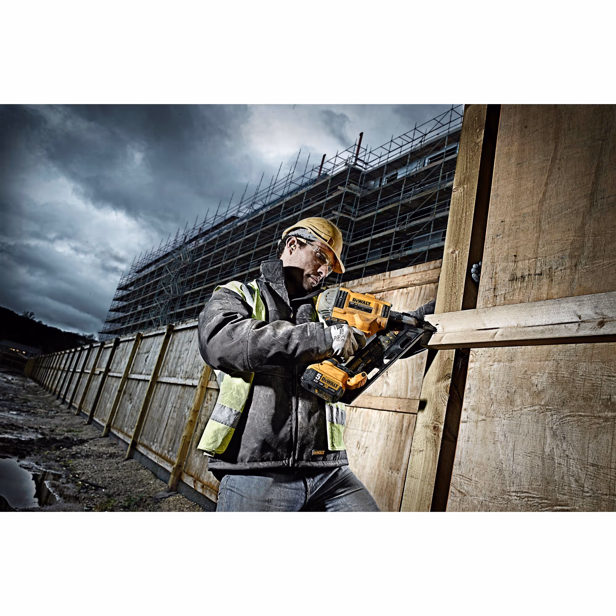 Cloueur de charpente XR 18V 5Ah Li-Ion Brushless avec batteries