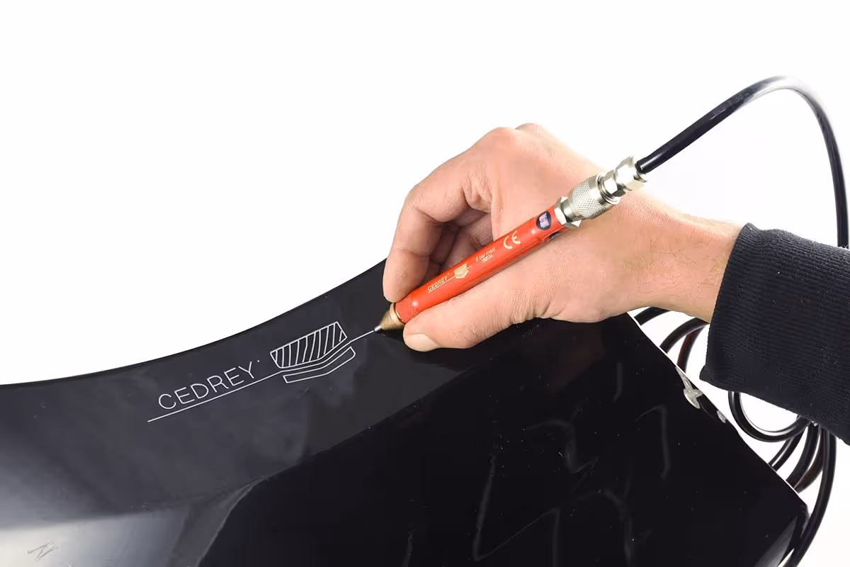 Coffret crayon a graver a vibrations et percussions