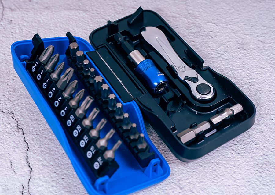 Coffret d'embouts de vissage et mini cliquet 1/4" - Série Atom - 26 pièces