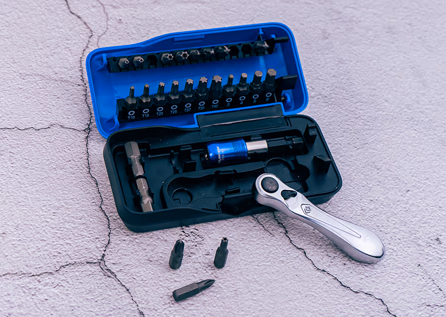 Coffret d'embouts de vissage et mini cliquet 1/4" - Série Atom - 26 pièces