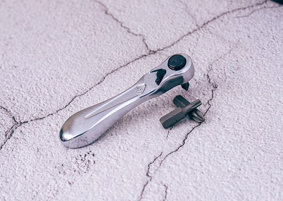 Coffret d'embouts de vissage et mini cliquet 1/4" - Série Atom - 26 pièces