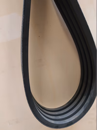 Courroie trapzéoidale adaptable pour moissonneuse 80323646 - New Holland