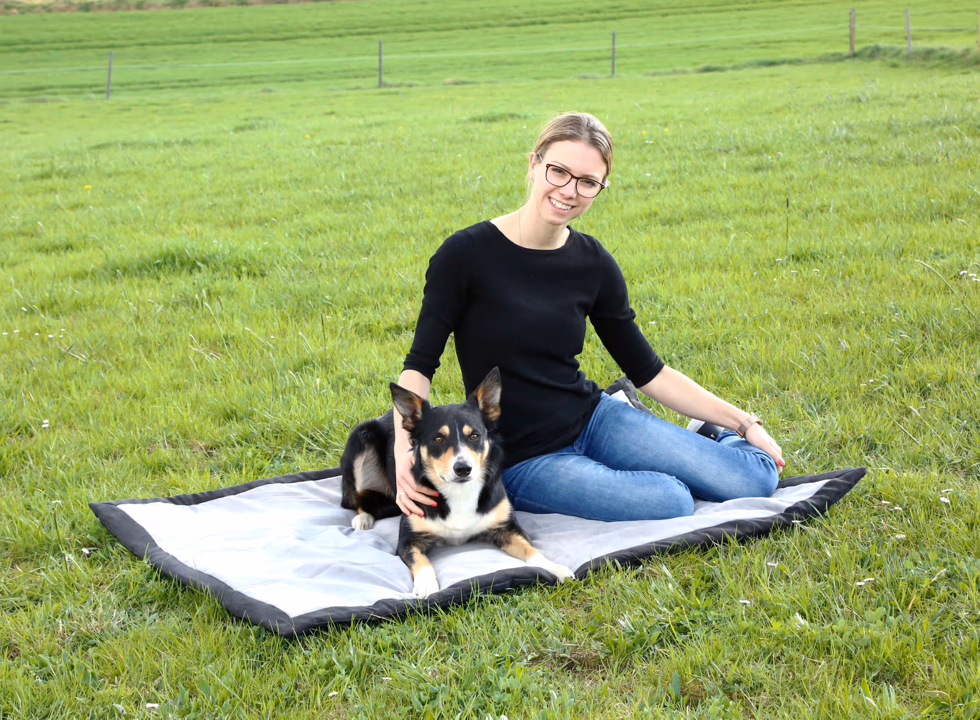 Couverture pour chien Trip gris/noir, 140X100X4cm
