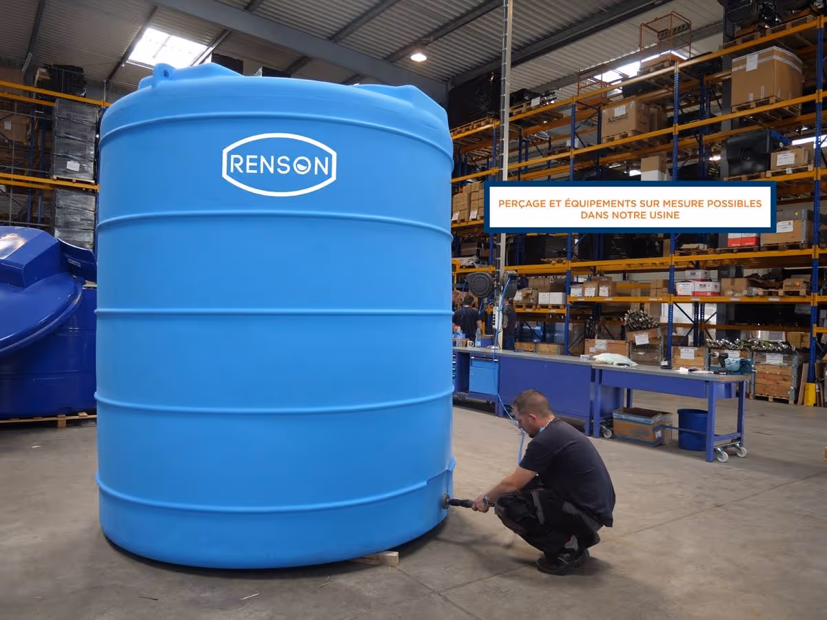 Cuve stockage verticale bleue en pe 1500l