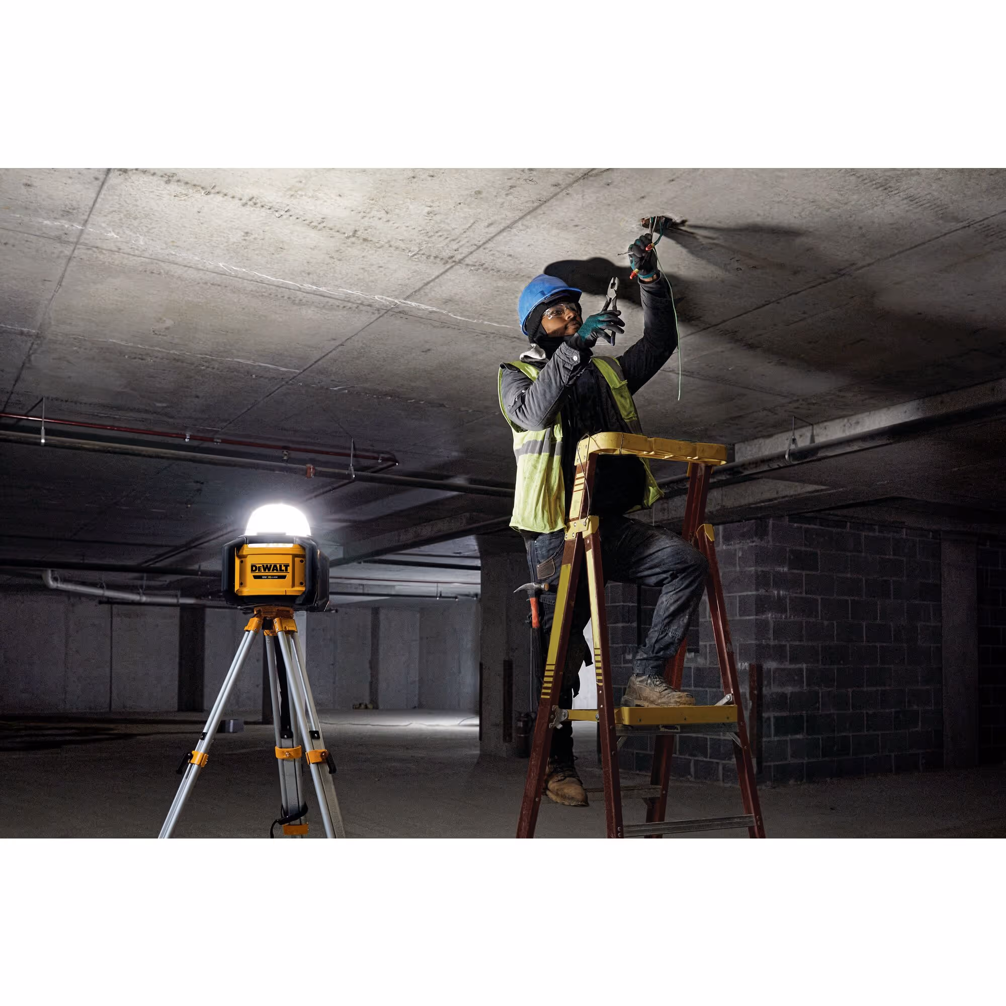 Éclairage de chantier XR 18V TOOL CONNECT sans batterie ni chargeur