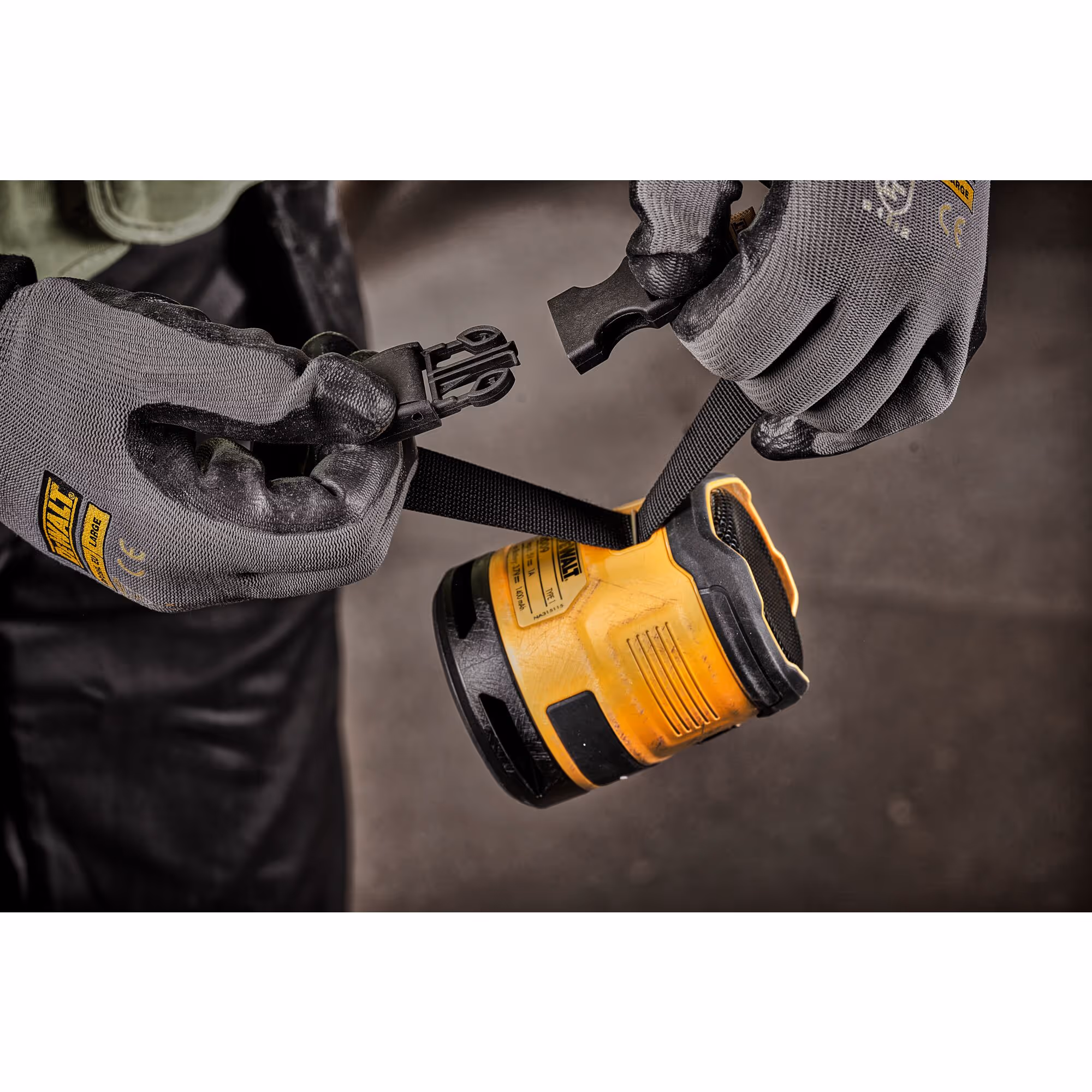 Enceinte Bluetooth USB-C DEWALT DCR009-XJ - Performances Sonores Haut de Gamme et Conception Robuste