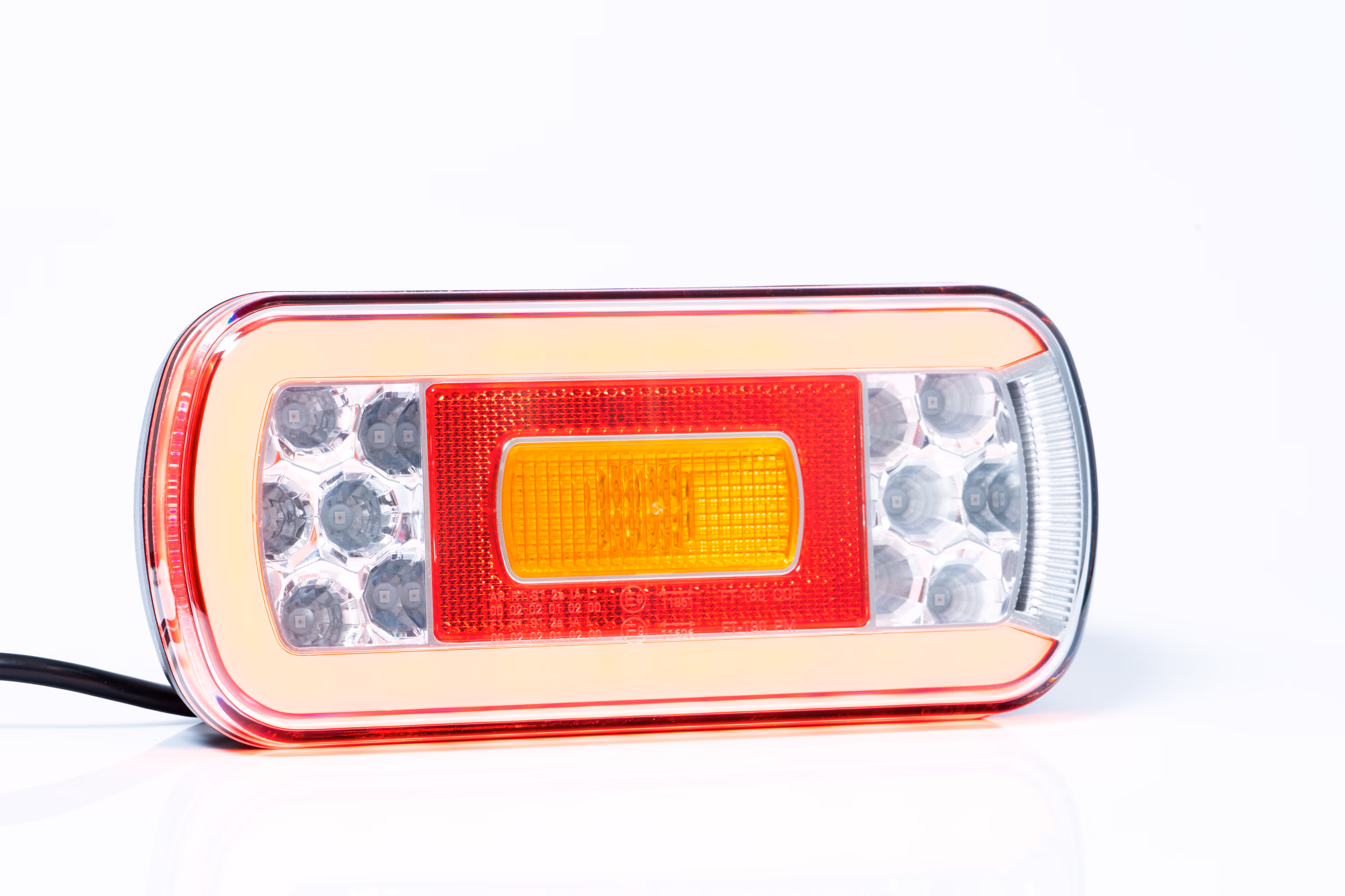 Feu arrière universel à LED, 5-fonctions (stop, position, clignotant, antibrouillard, catadioptre), sans eclaireur de plaque, longueur du câble 1m