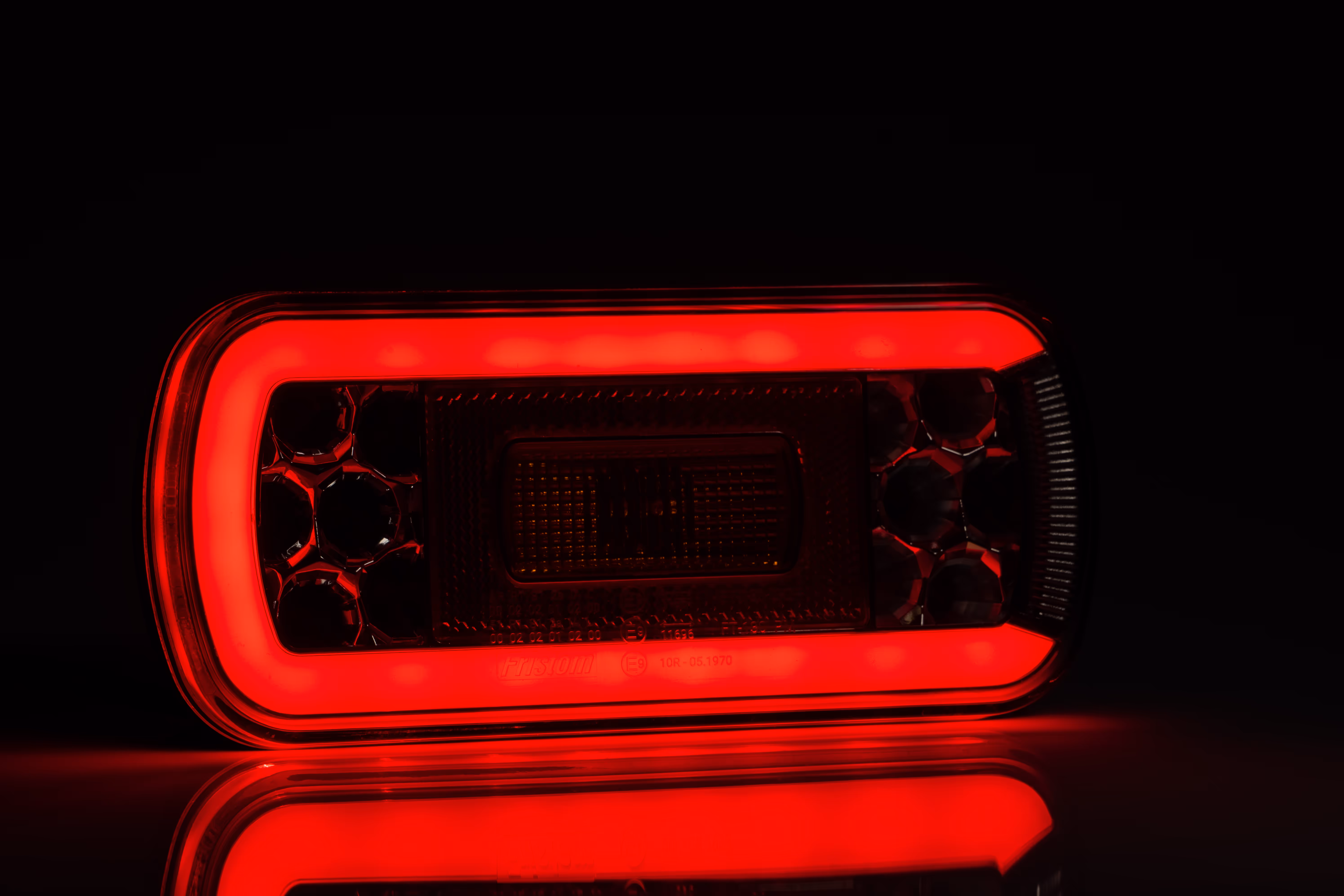 Feu arrière universel à LED, 5-fonctions (stop, position, clignotant, antibrouillard, catadioptre), sans eclaireur de plaque, longueur du câble 1m