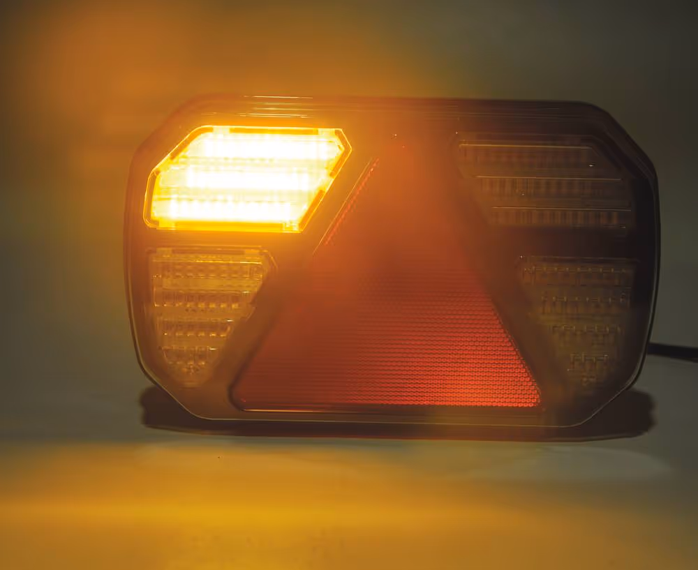 FEUX ARRIERE LED 7 FONCTIONS - CLIGNOTANT DYNAMIQ. GAUCHE + DROIT-79580+79581