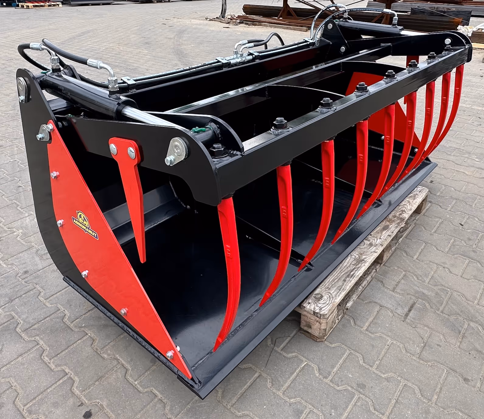 Godet croco 2400 Agromanut BMST attache Euro