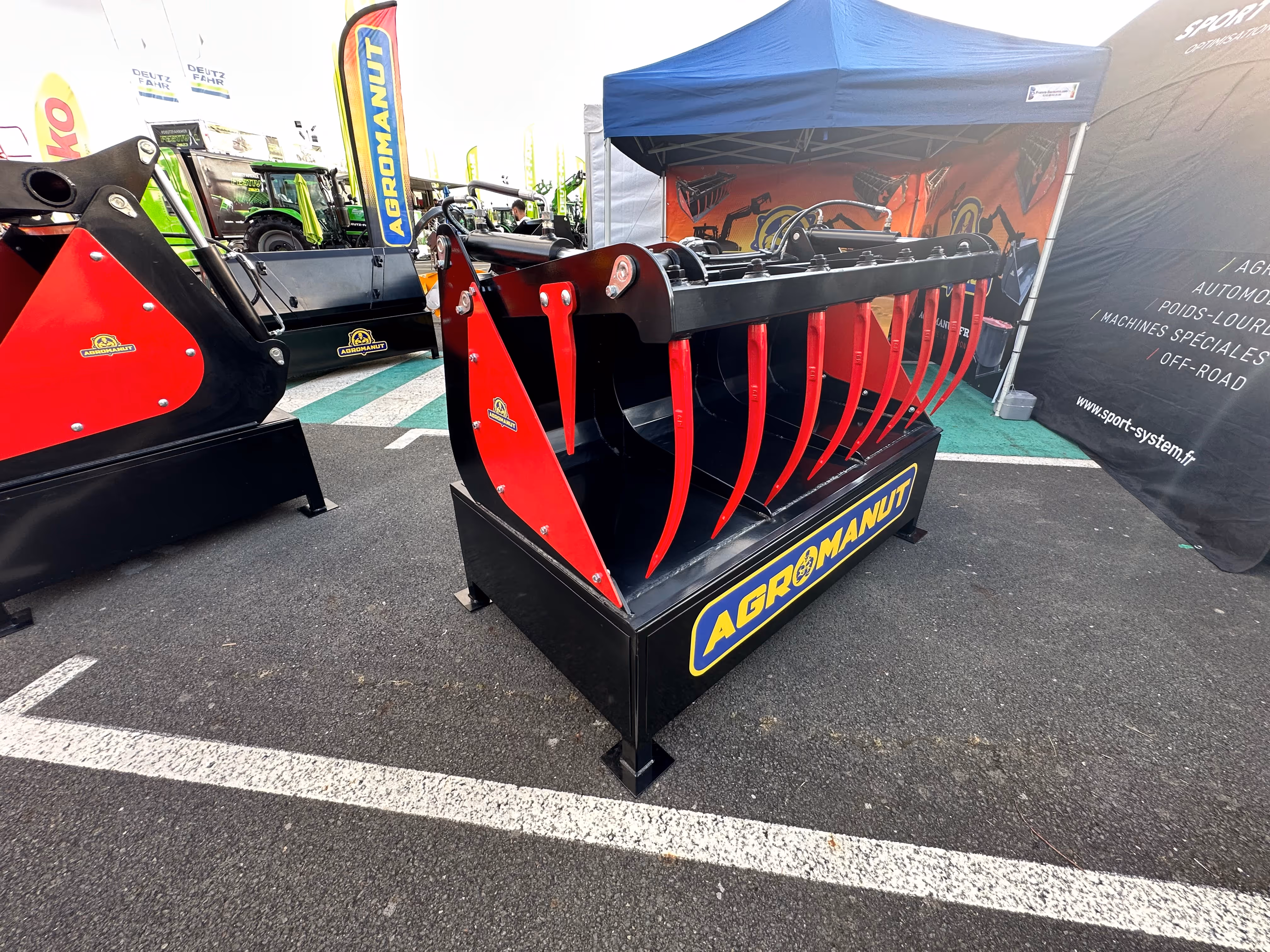 Godet croco 2400 attache Manitou