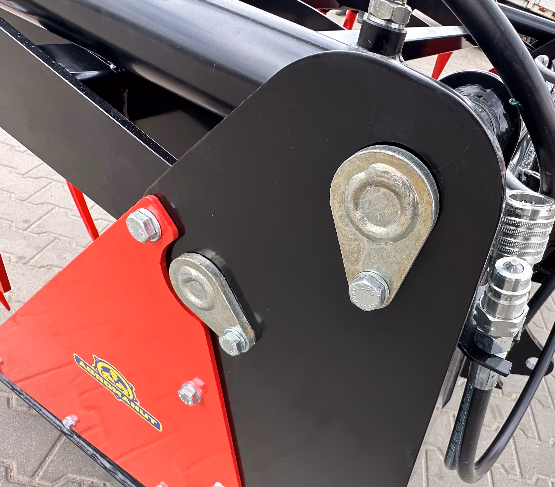 Godet croco 2400 attache Manitou