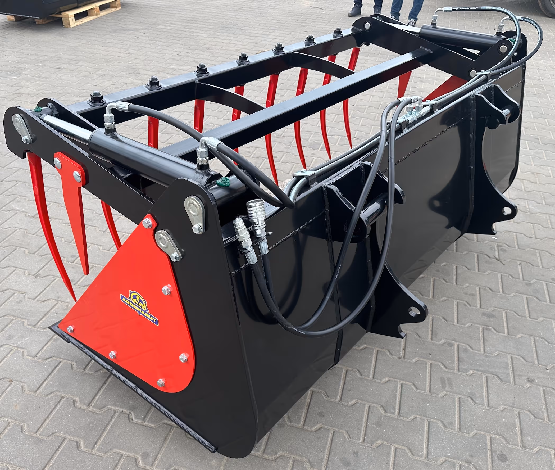 Godet croco 2400 attache Manitou