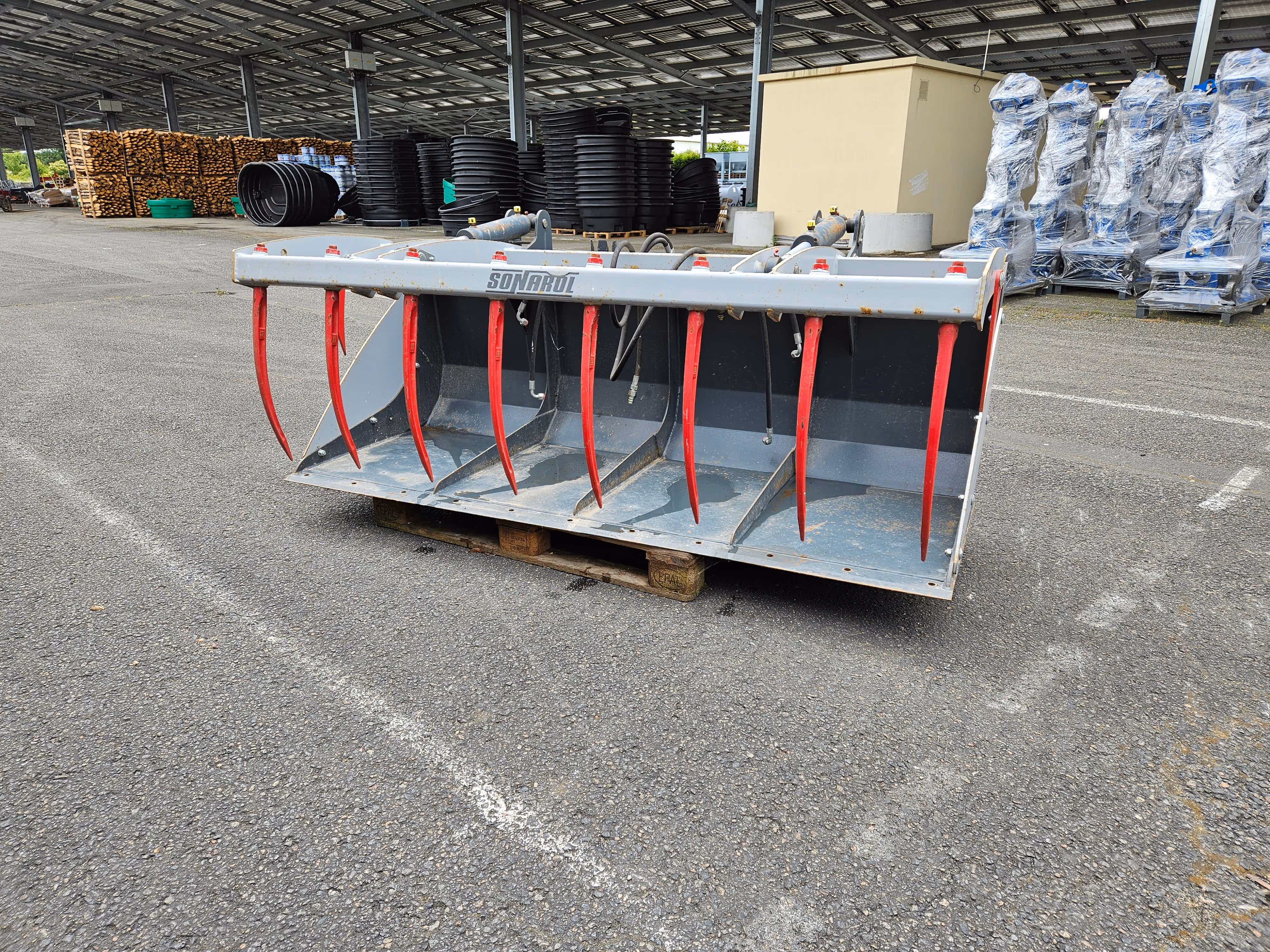 Godet croco LKSNR2100 attache euro Sonarol avec défauts