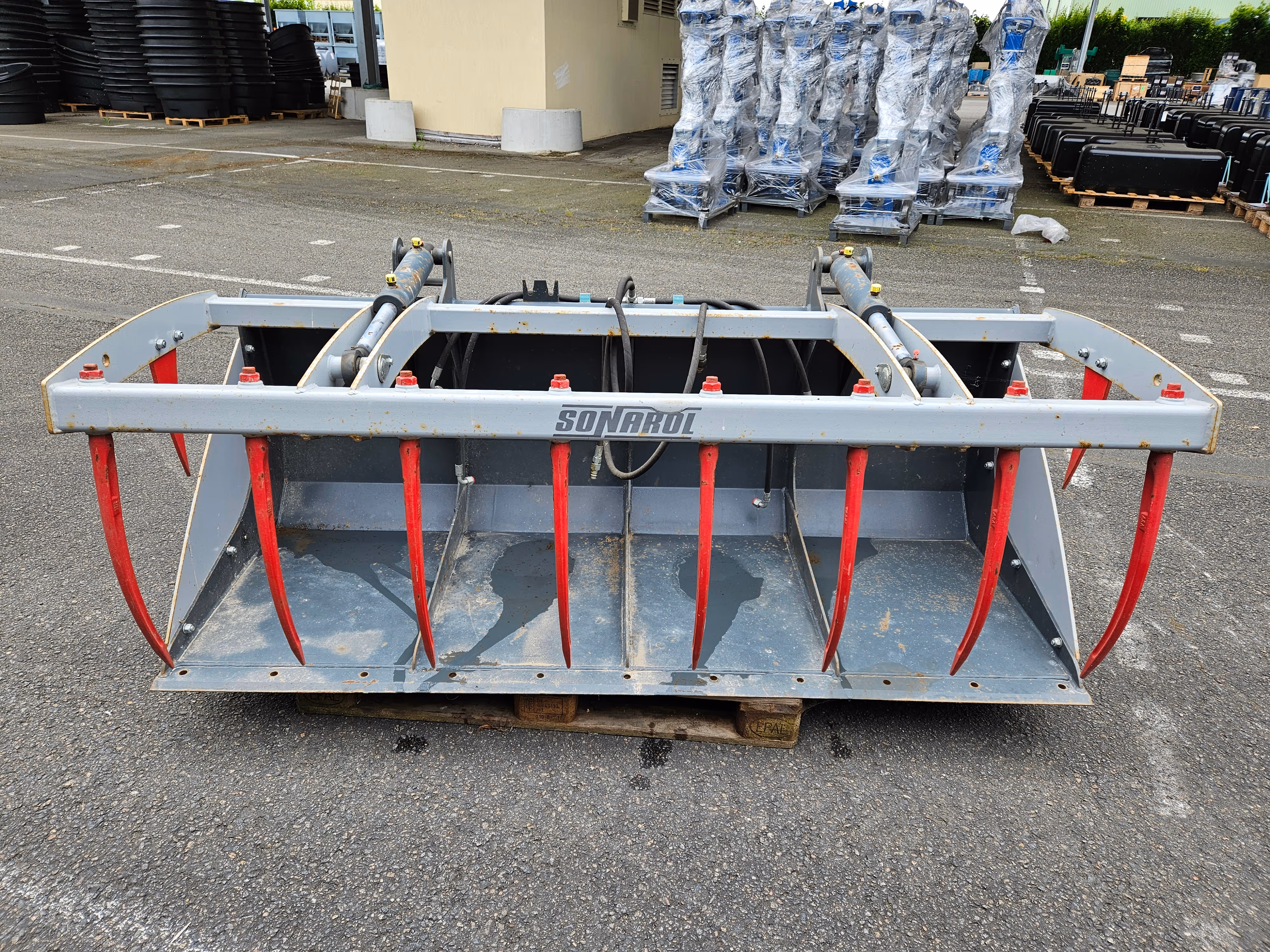 Godet croco LKSNR2100 attache euro Sonarol avec défauts