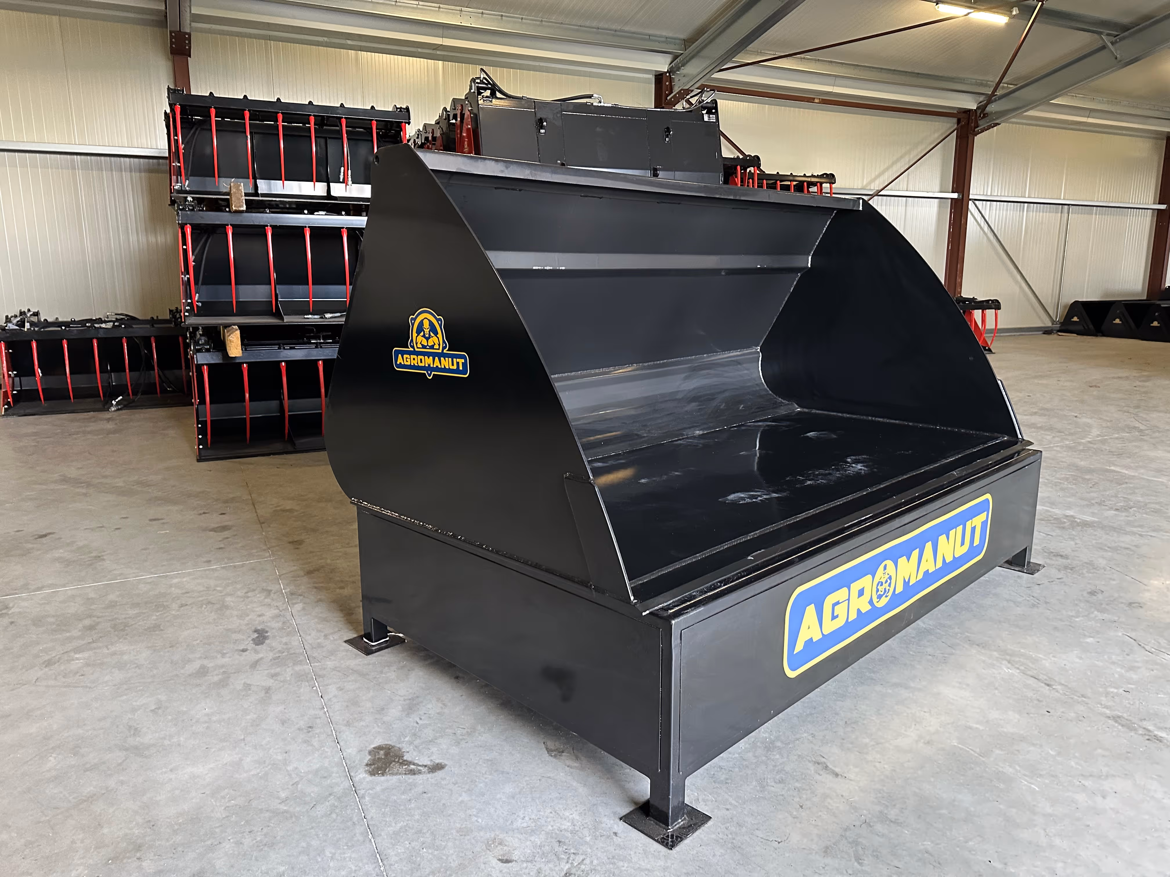 Godet grand volume XXL 2400 mm attache JCB Q FIT Agromanut GUGVV