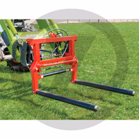 Fourche à balles hydraulique - • avec attelage norme européenne (chargeur frontal) et attelage 3 points cat. 2 - • pour l’ensilage, réglage hydraulique (de 640 à 1630 mm) - • avec bras de transport 1200 mm (pivotants)