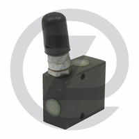 Plaque d'entrée - Cette plaque d'entrée est équipée d'une soupape de limitation de pression ainsi que d'un raccord d'entrée et de sortie. - Elle est également équipée d'une valve pilote pour le réglage du débit.