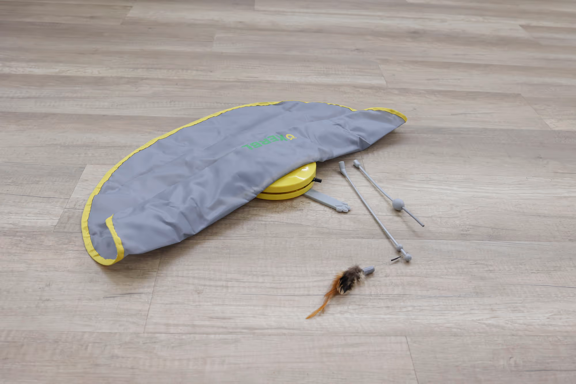 Jouet 2en1 Catch TailFeather jaune/gris, 70x53x5cm