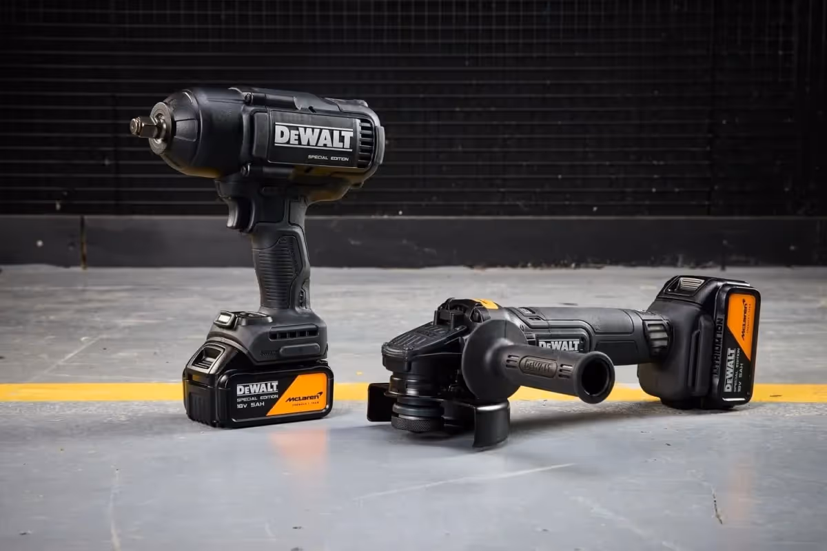 Kit 2 outils Dewalt McLaren meuleuse 125 mm, Boulonneuse à choc 1396 Nm avec 2 batterie 5Ah, chargeur et coffret T-Stack