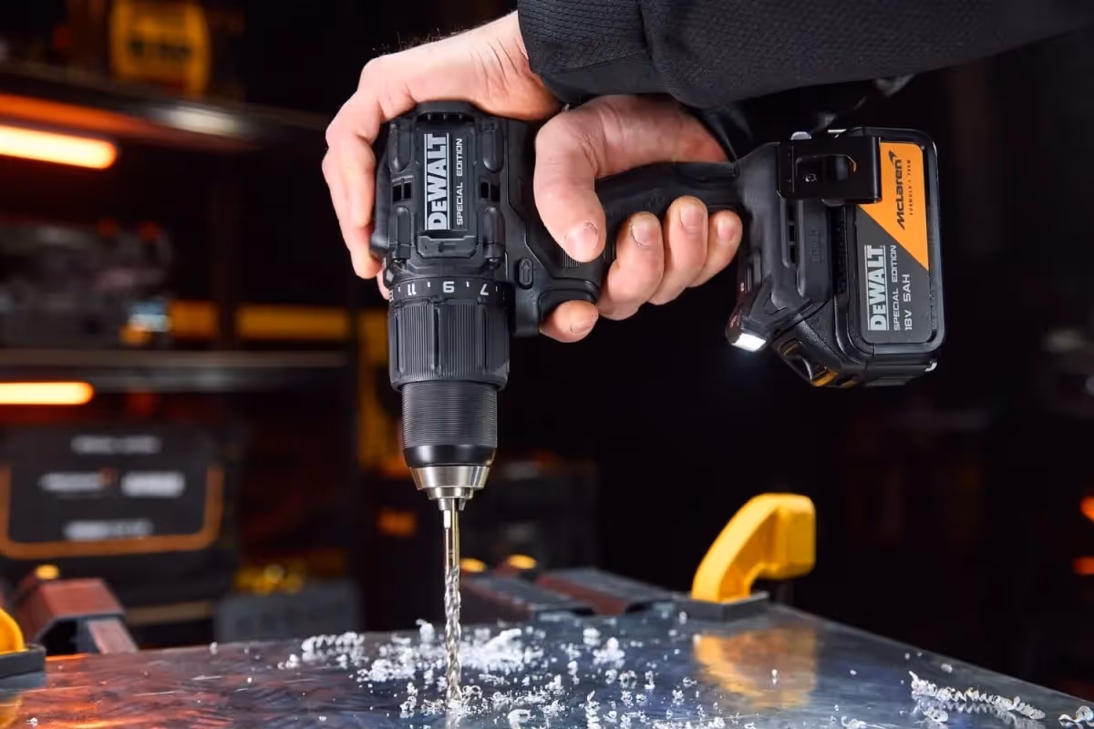 Kit 3 outils Dewalt McLaren meuleuse 125 mm, Boulonneuse à choc 1396 Nm, Perceuse visseuse à percussion avec 2 batterie 5Ah, chargeur et coffret T-Stack
