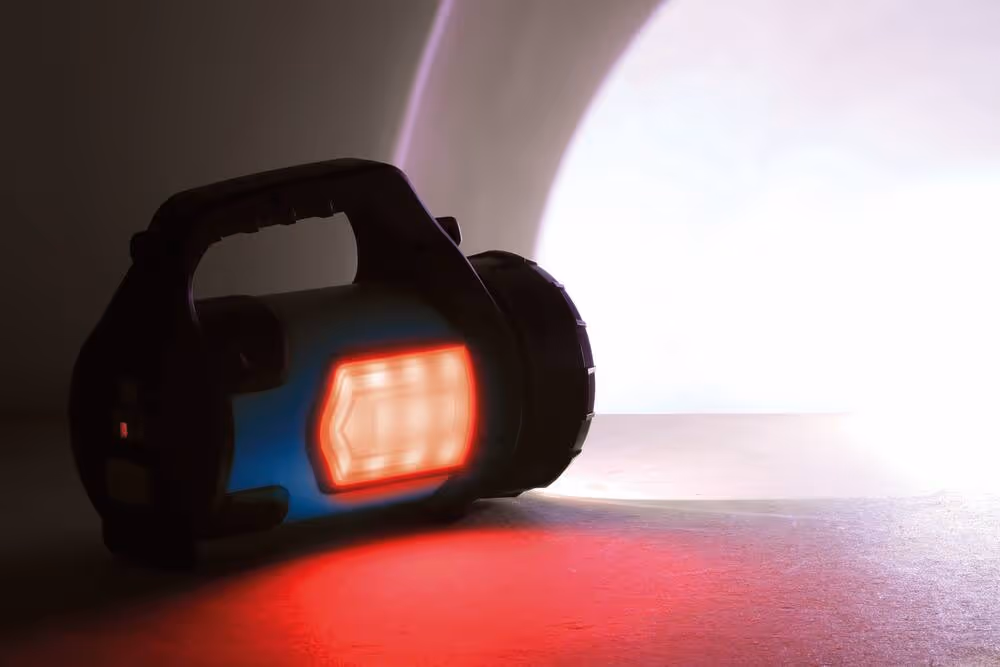 LAMPE TORCHE LED 700 LUMENS LONGUE PORTEE RECHARGEABLE