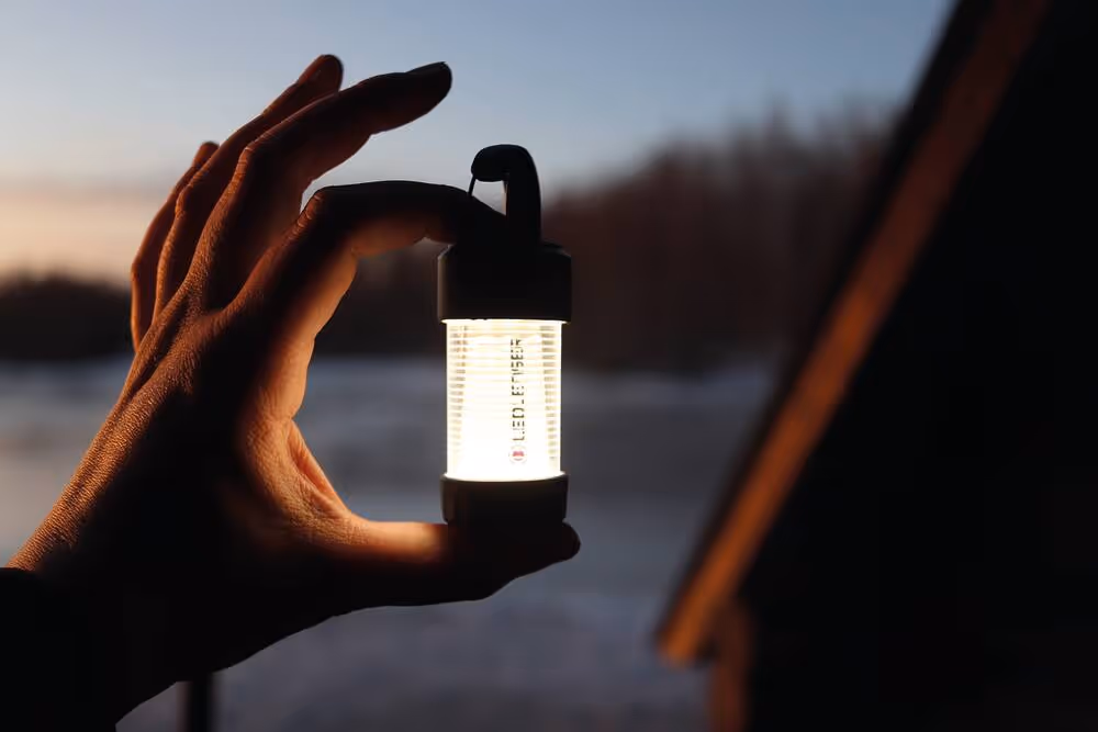 LANTERNE LED ML4 WARM LIGHT ULTRA COMPACTE 300 LUMENS RECHARGEABLE
