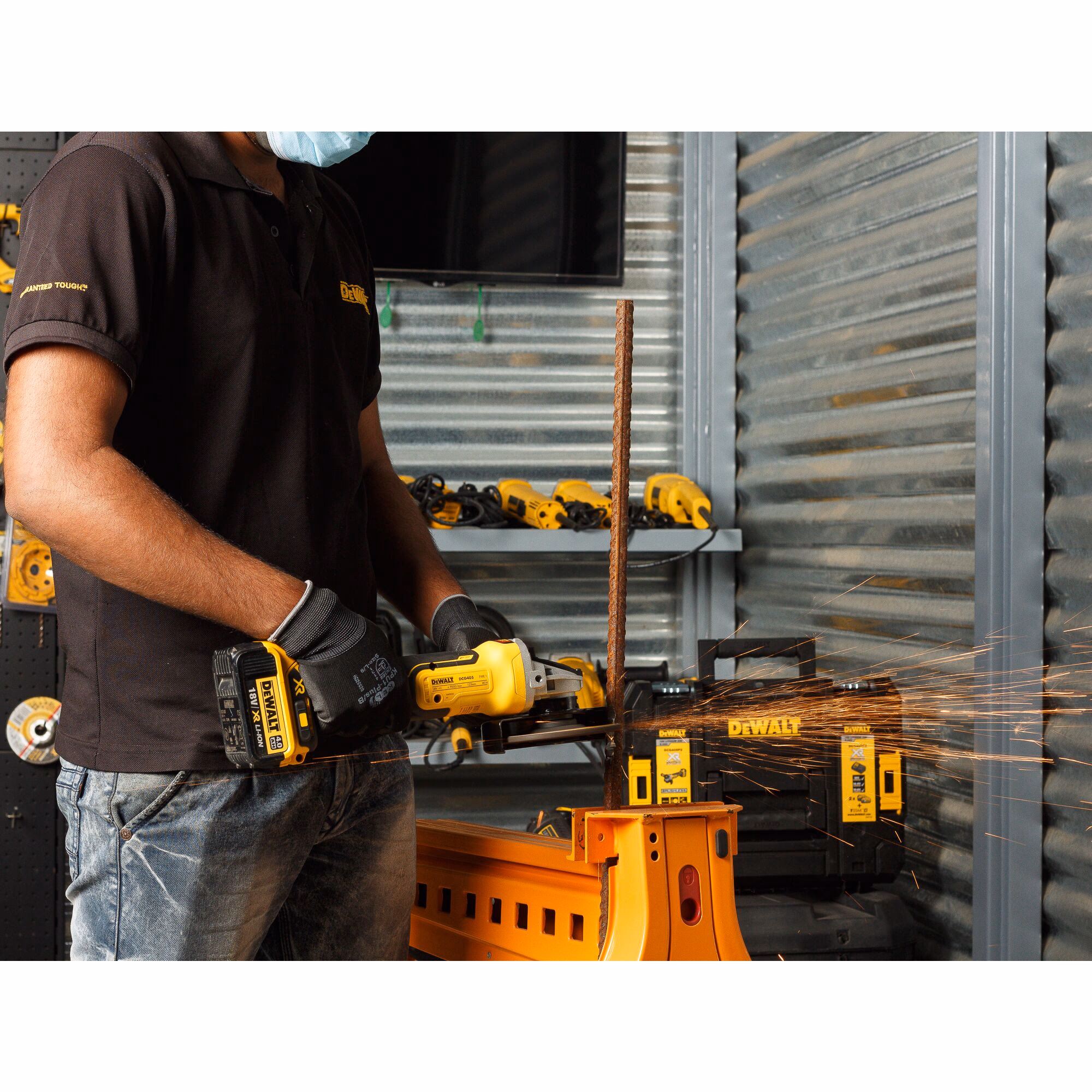 Meuleuse 125 mm XR 18V 5Ah Li-Ion Brushless avec batteries