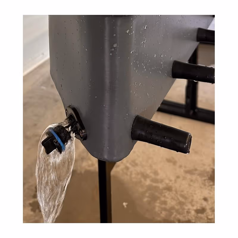 Milk Bar® Nourrisseur 13 tétines noires veau 100L