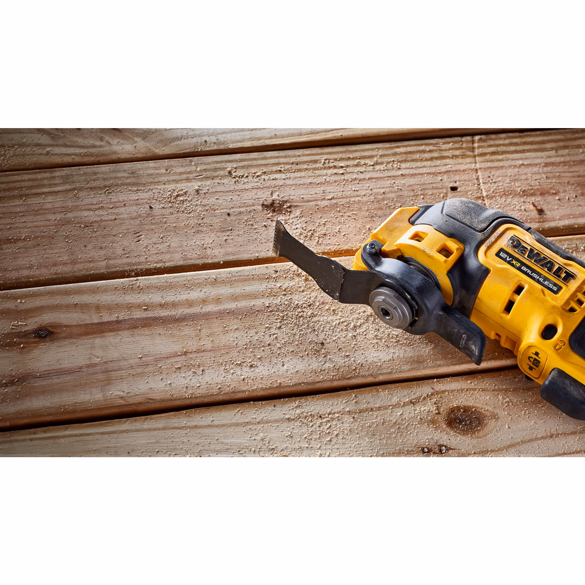 Multi-cutter XR 12V 2Ah Li-Ion Brushless avec batteries