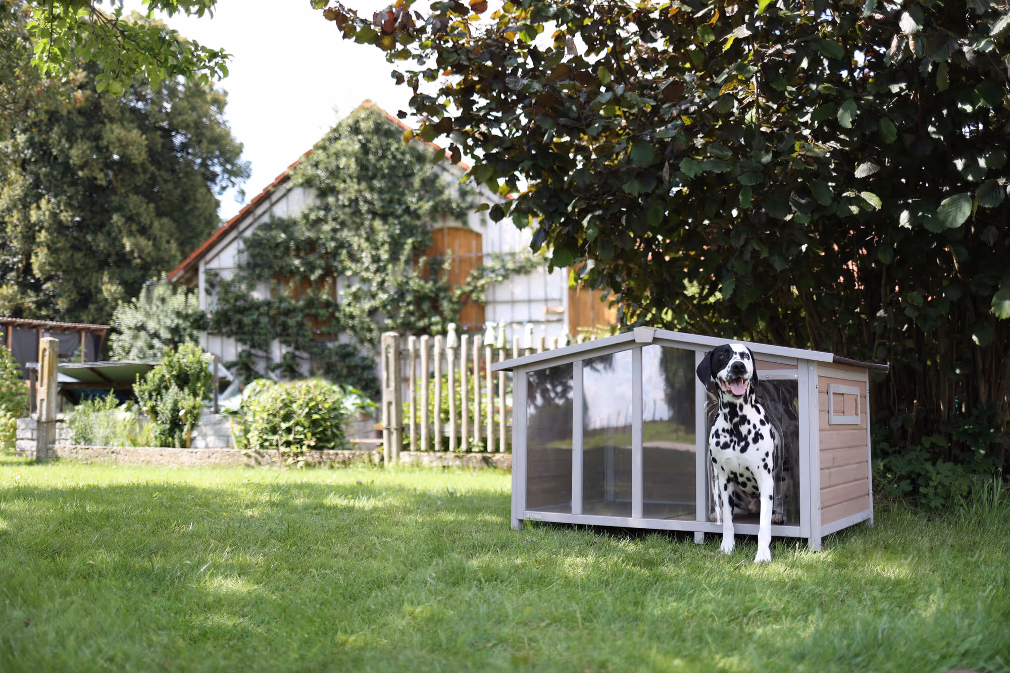 Niche pour chien Overview 134X92X82cm, avec pleXiglas