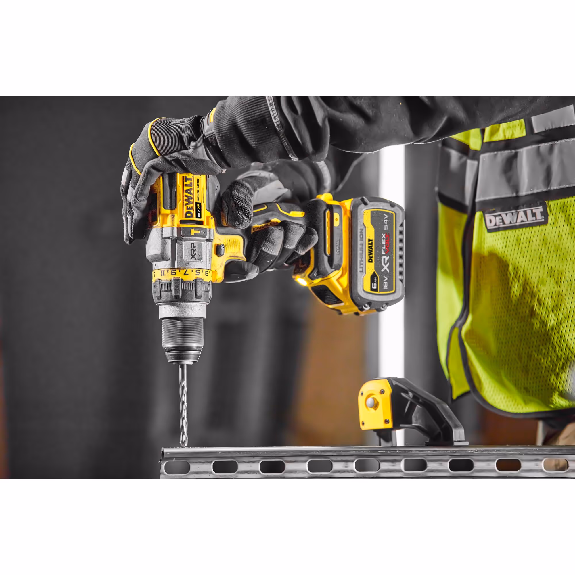 Perceuse visseuse percussion Premium XRP 18V ADVANTAGE 6Ah Li-Ion Brushless