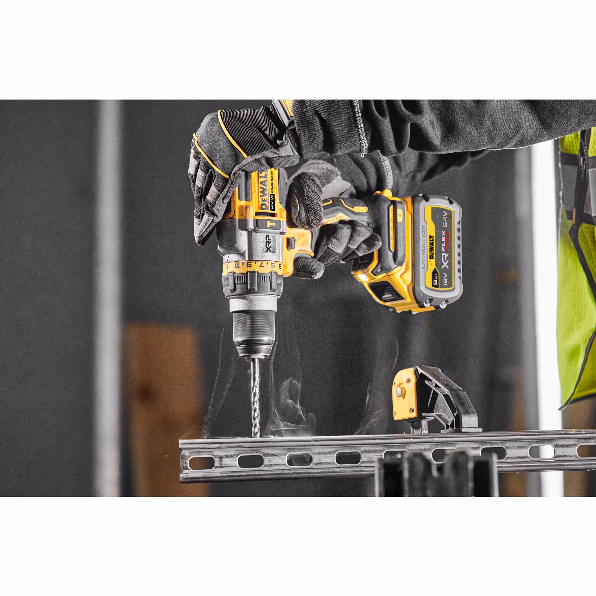 Perceuse visseuse percussion Premium XRP 18V ADVANTAGE 9Ah Li-Ion Brushless